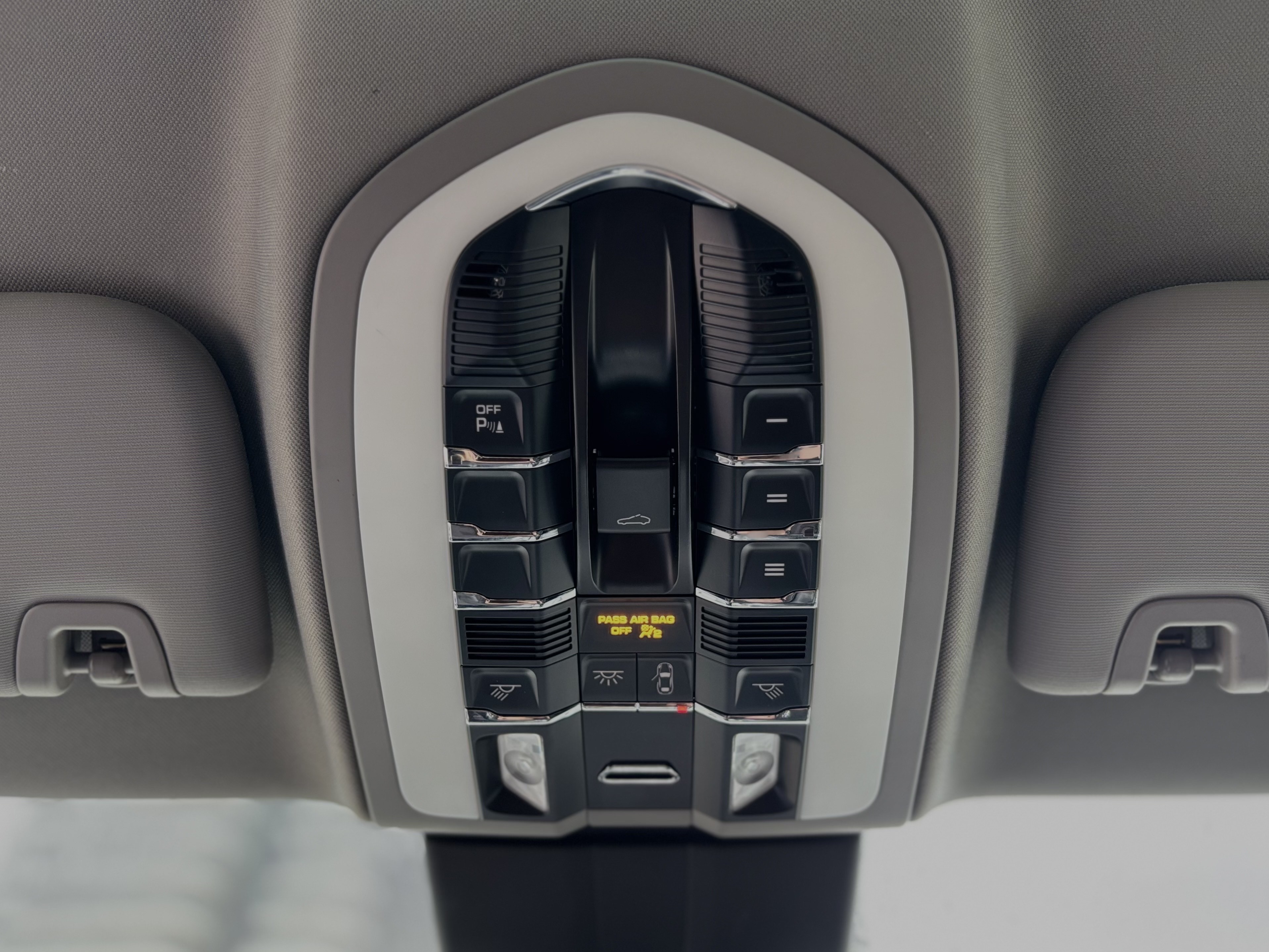 /canwestautoinc/2015-Porsche-Panamera-0059225853070909995.jpg