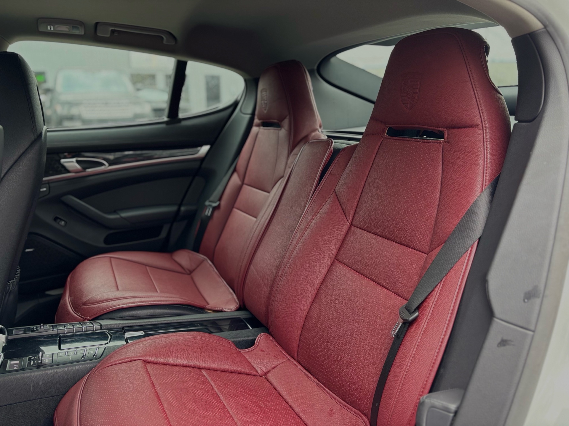 /canwestautoinc/2015-Porsche-Panamera-09662653170015623.jpg