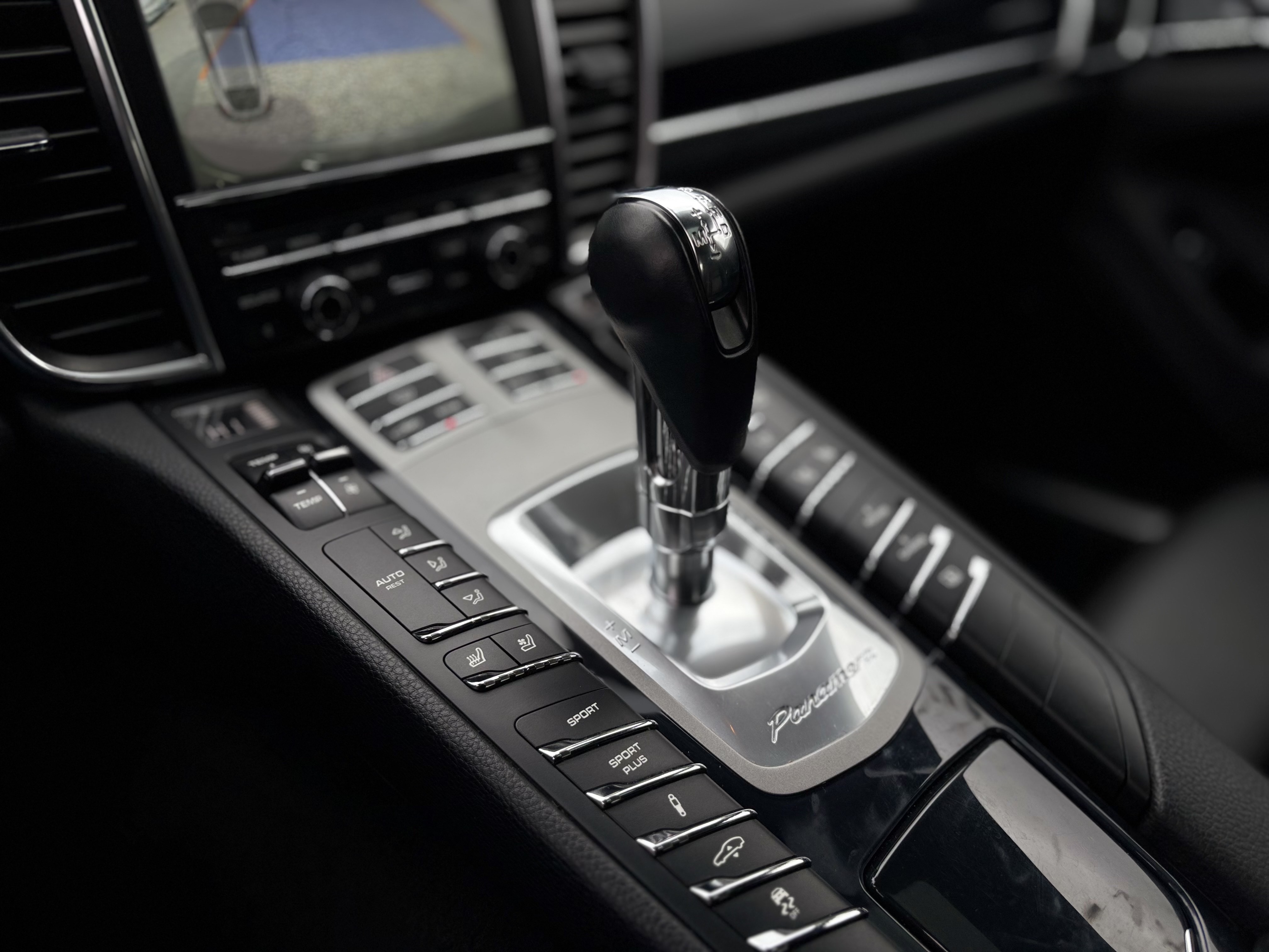 /canwestautoinc/2015-Porsche-Panamera-934137366988915.jpg