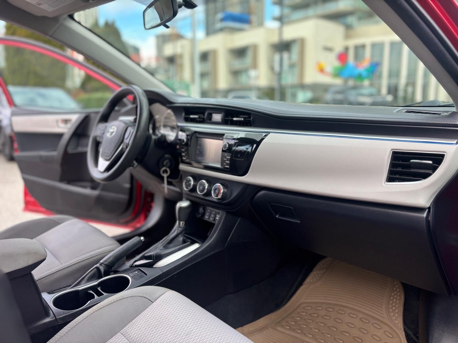 /canwestautoinc/2015-Toyota-Corolla-06266738587920484.jpg