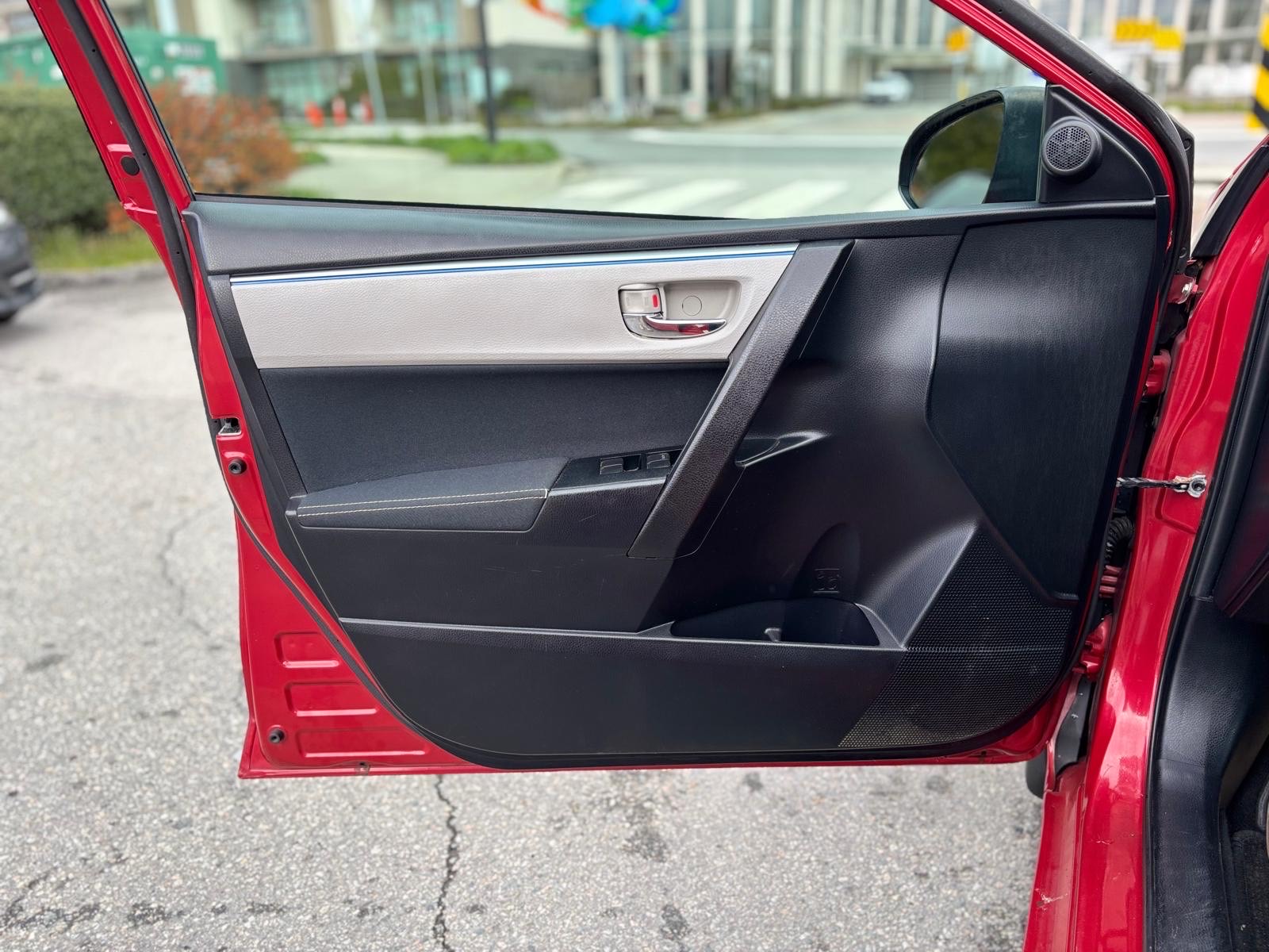 /canwestautoinc/2015-Toyota-Corolla-4728167965621597.jpg