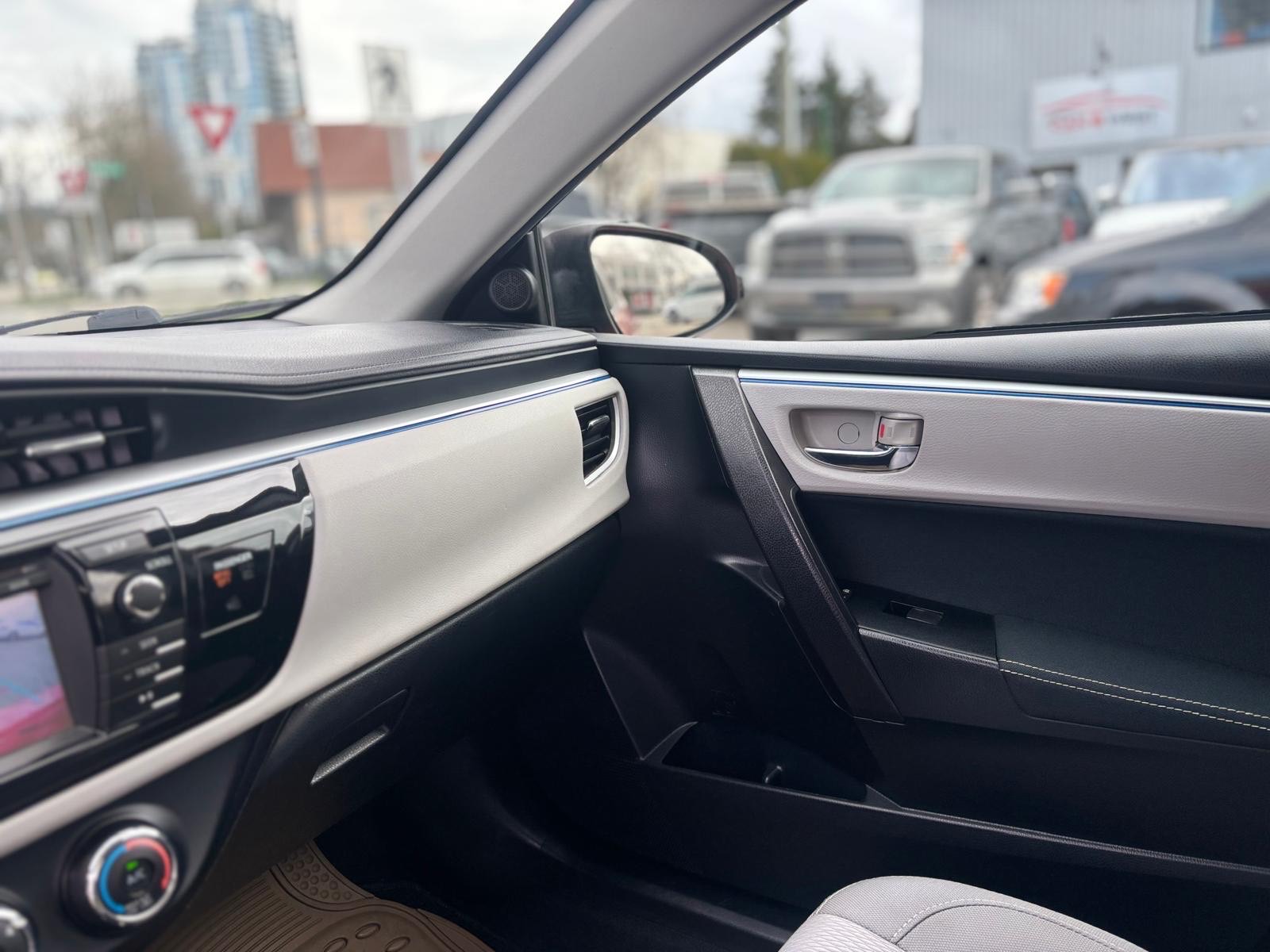 /canwestautoinc/2015-Toyota-Corolla-5419038196267505.jpg