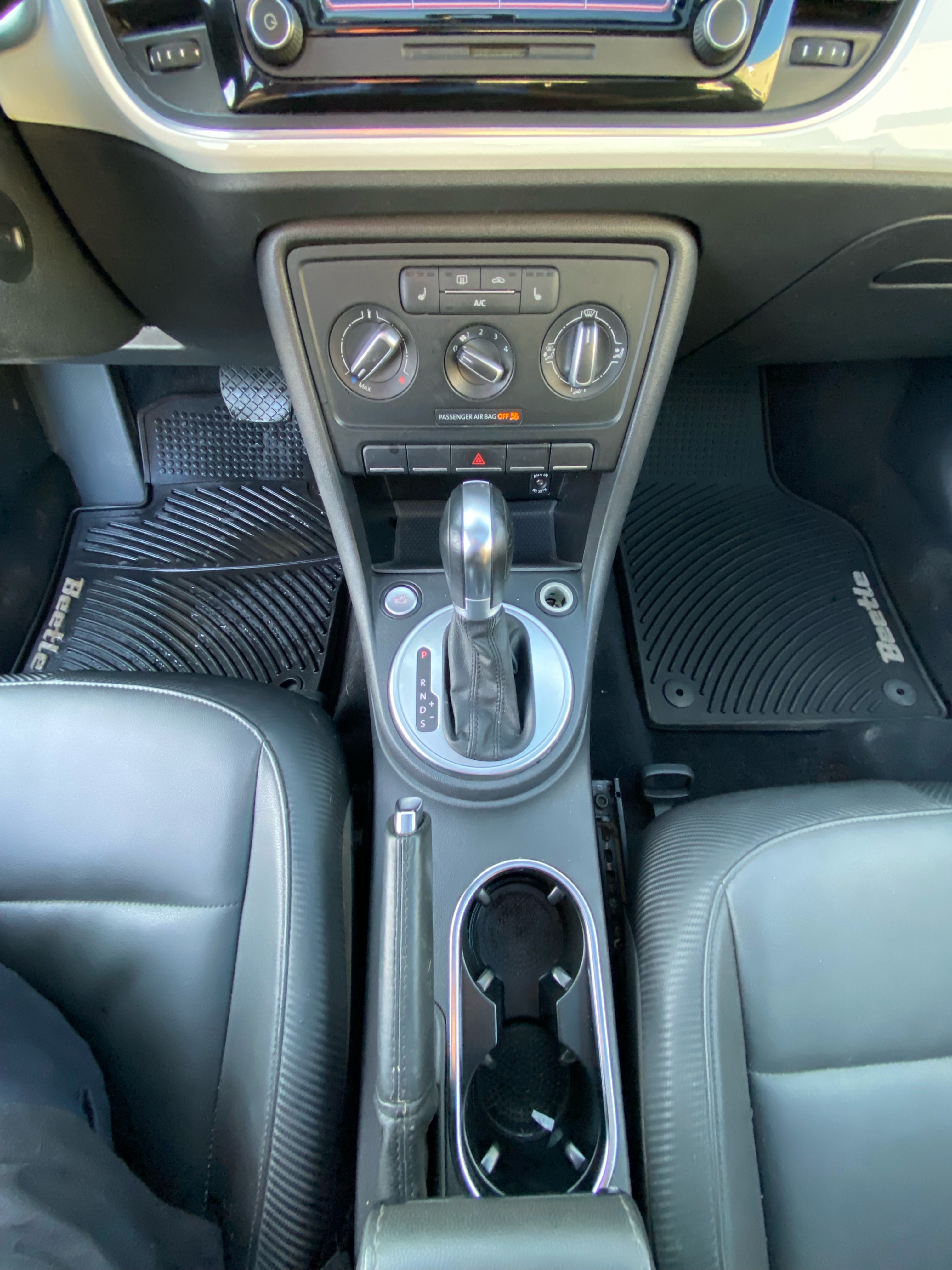 /canwestautoinc/2015-Volkswagen-Beetle-79322061194003.jpg