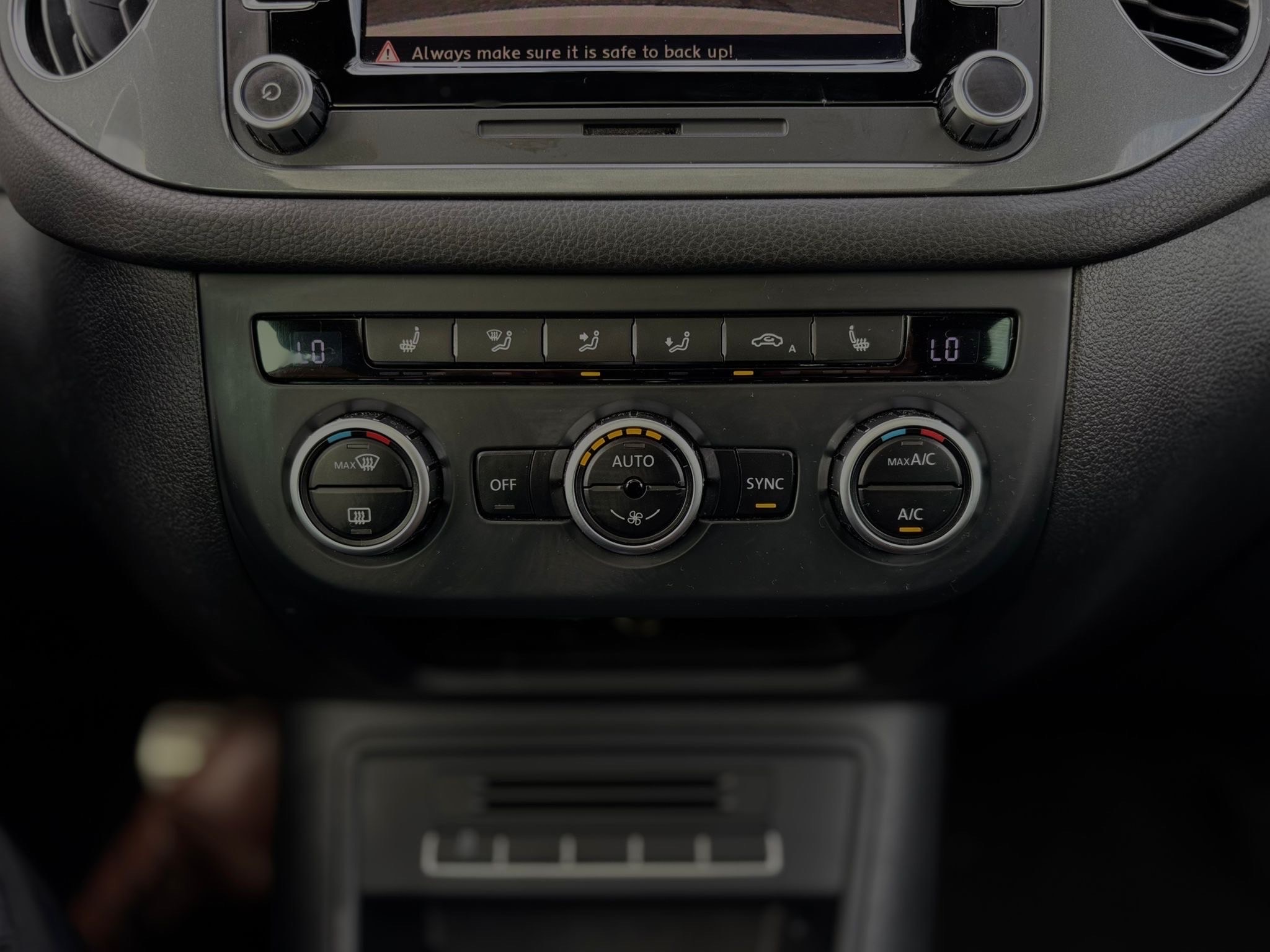 /canwestautoinc/2015-Volkswagen-Tiguan-3934411722232749.jpg