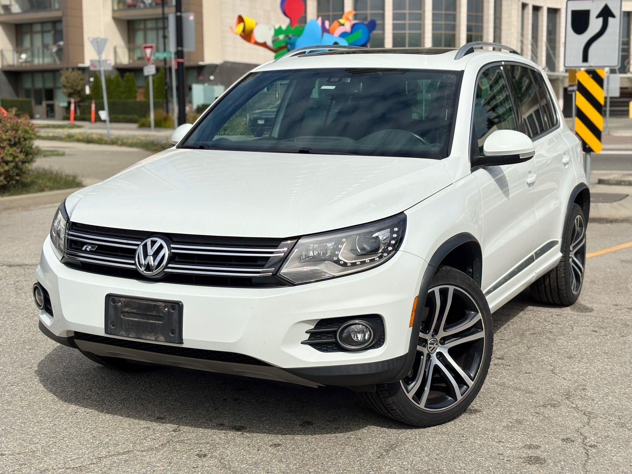 /canwestautoinc/2015-Volkswagen-Tiguan-4669119047472483.jpg