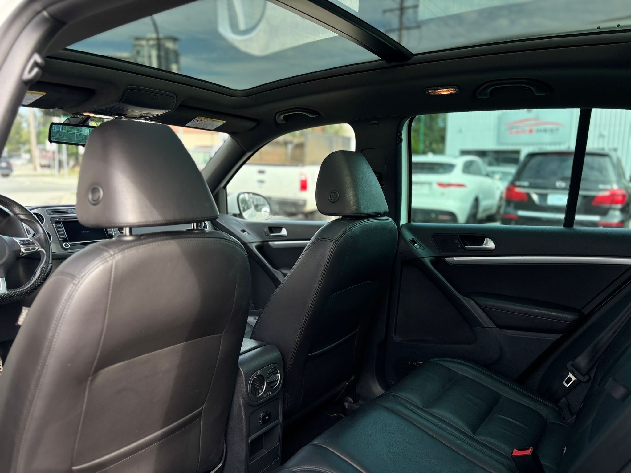 /canwestautoinc/2015-Volkswagen-Tiguan-8405993144120634.jpg