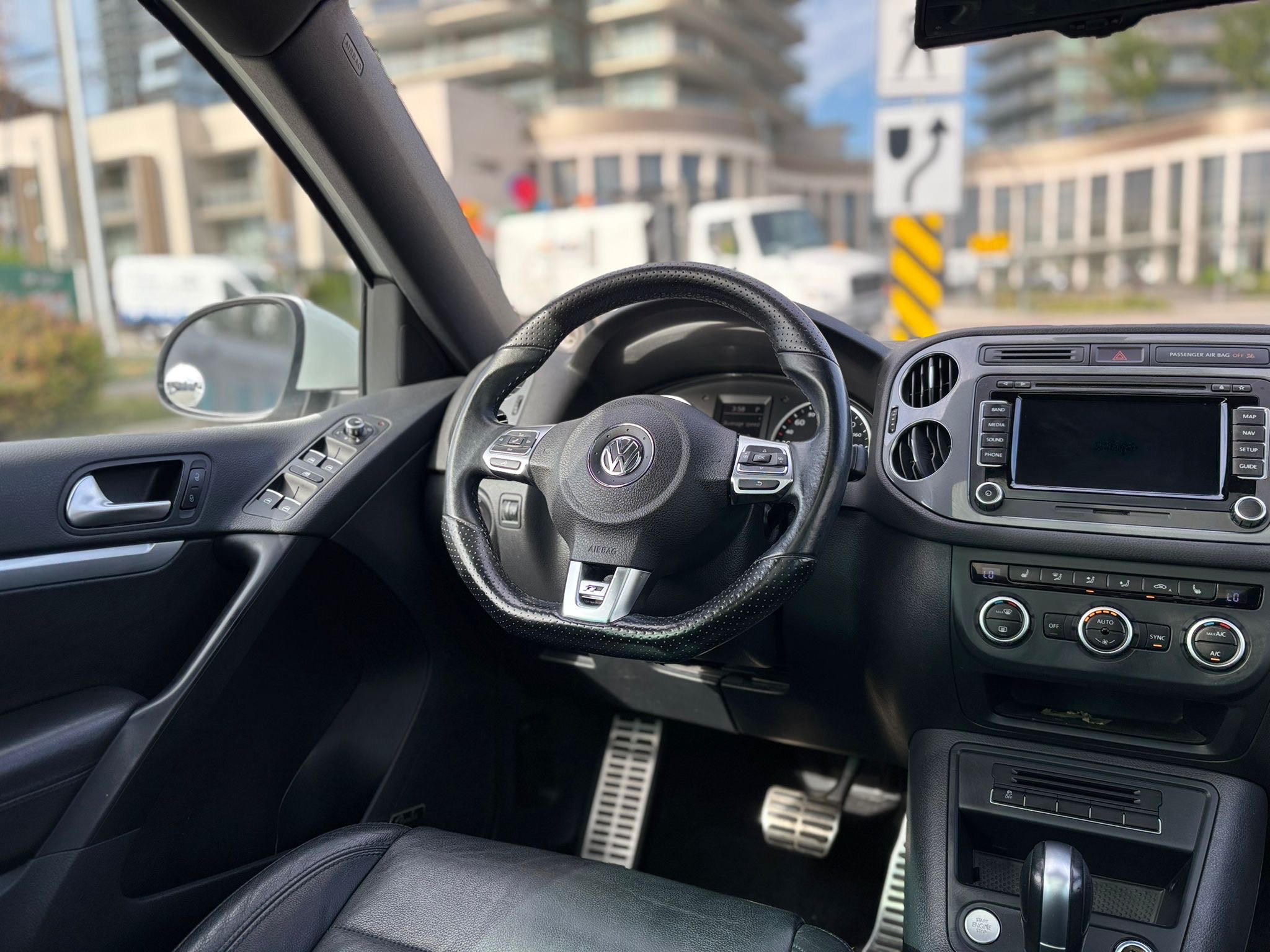 /canwestautoinc/2015-Volkswagen-Tiguan-8858076642820136.jpg