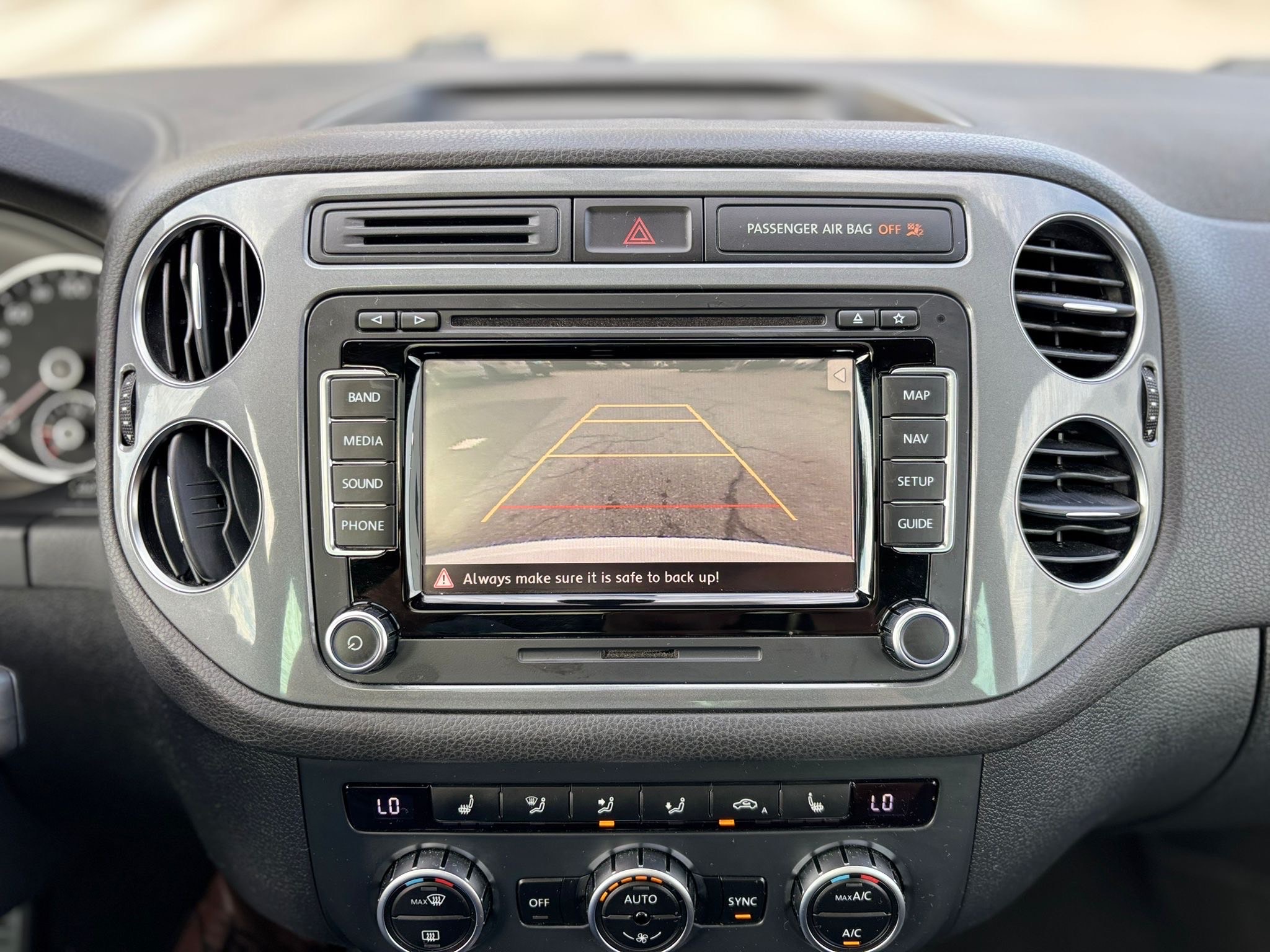 /canwestautoinc/2015-Volkswagen-Tiguan-9635375855146571.jpg