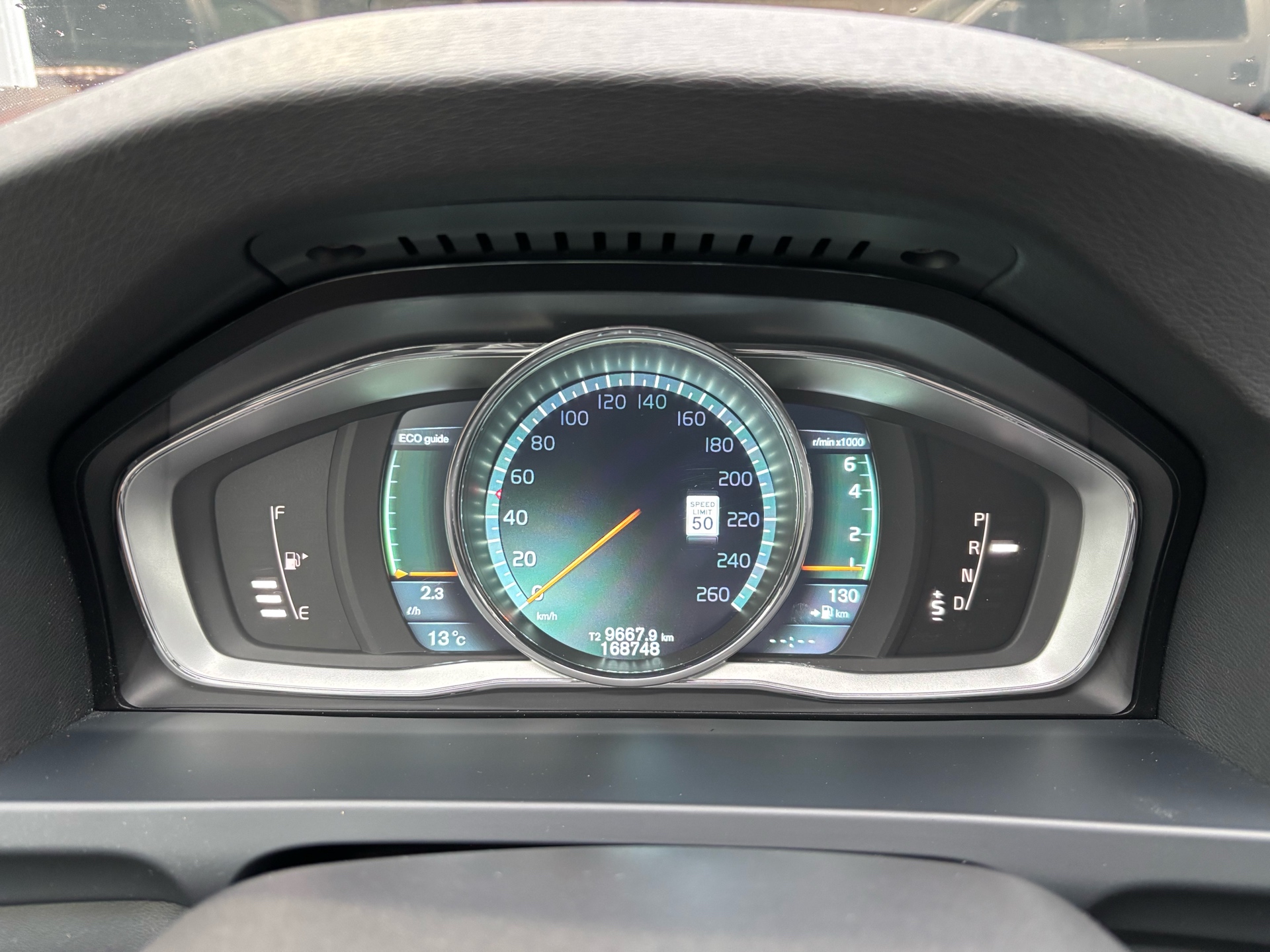 /canwestautoinc/2015-Volvo-V60-00045430745669383654.jpg