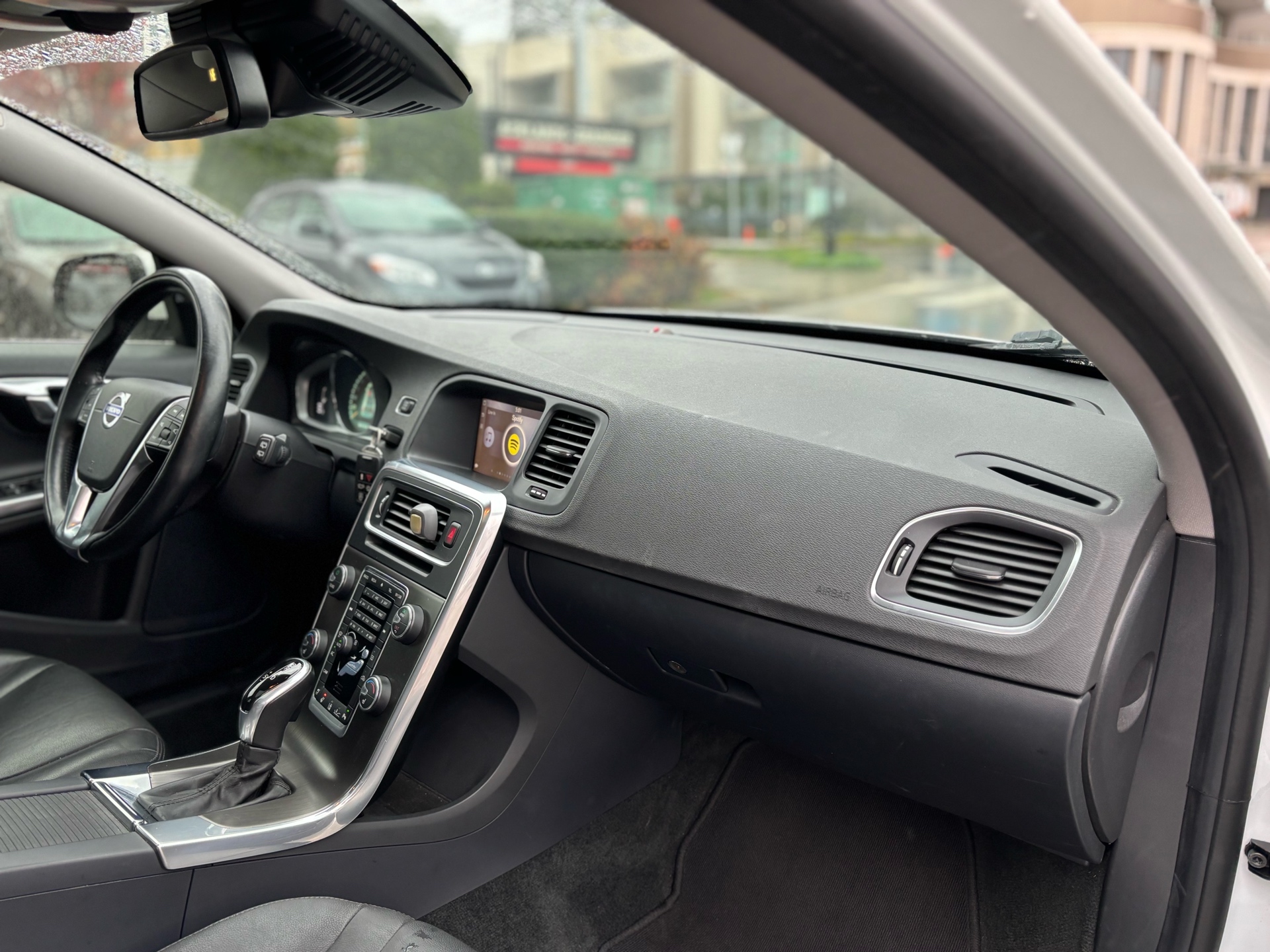 /canwestautoinc/2015-Volvo-V60-18451882999608982.jpg