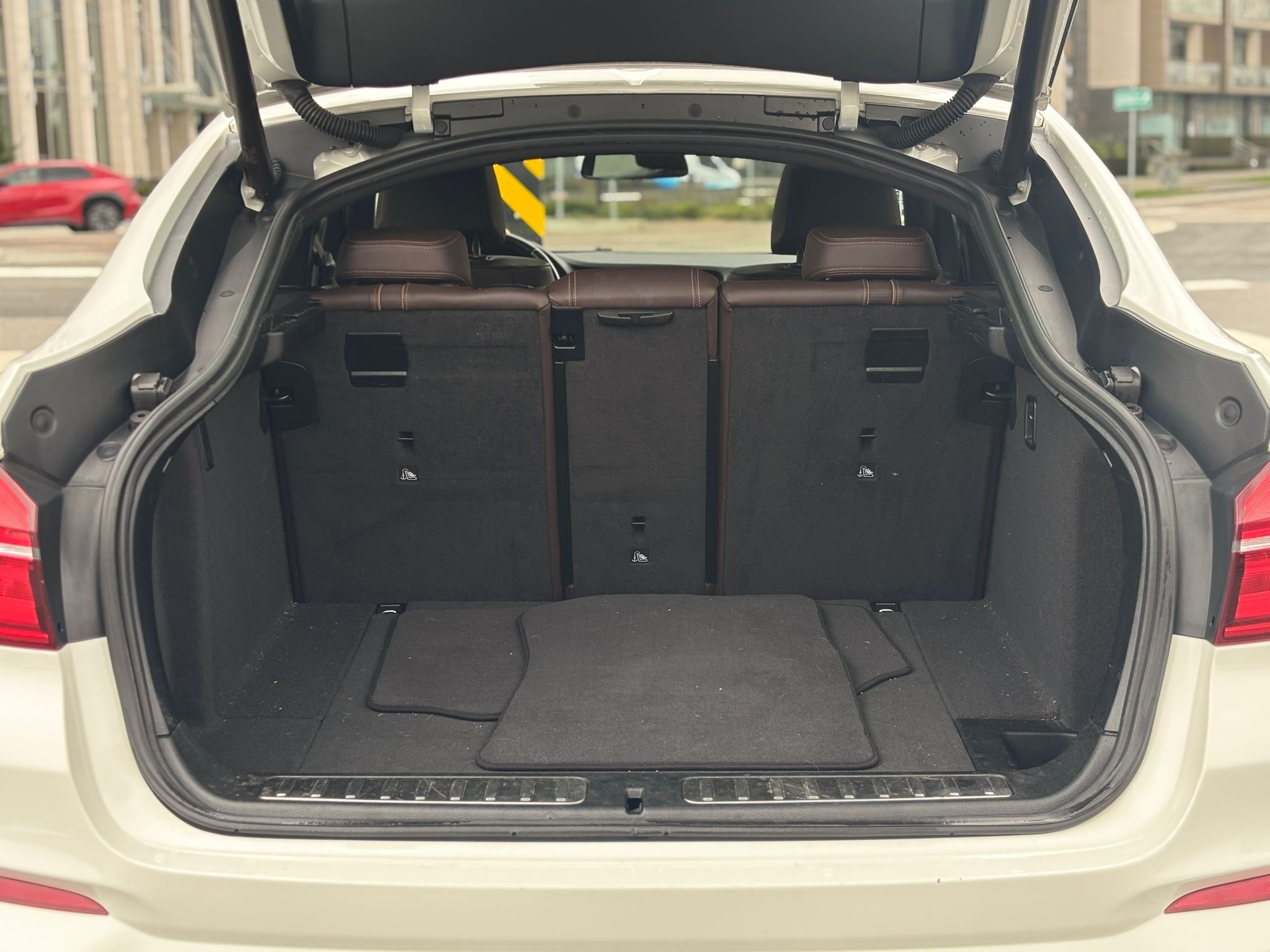 /canwestautoinc/2016-BMW-X4-12416263705414088.jpg