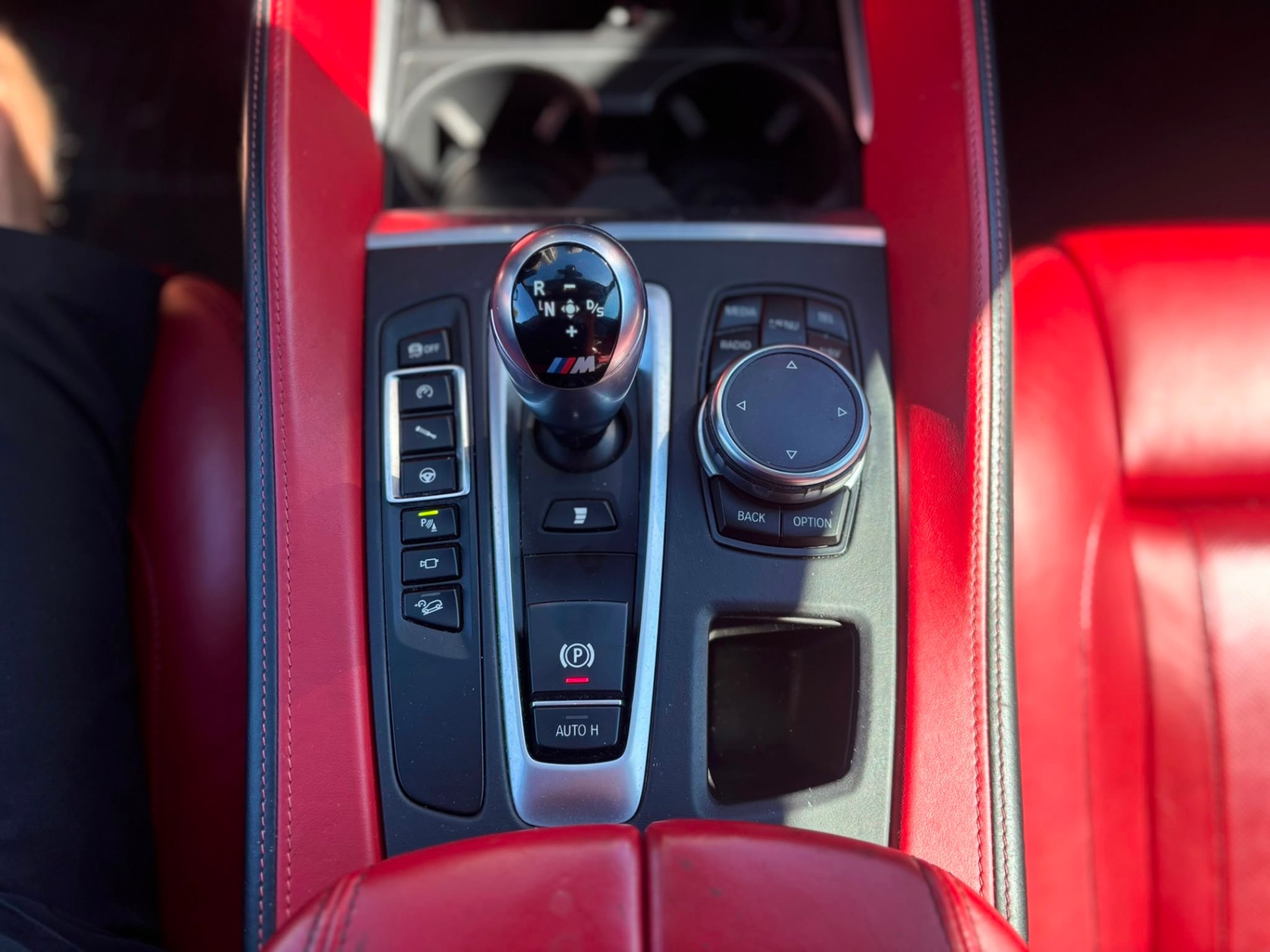 /canwestautoinc/2016-BMW-X5M-17572766139455842.jpg