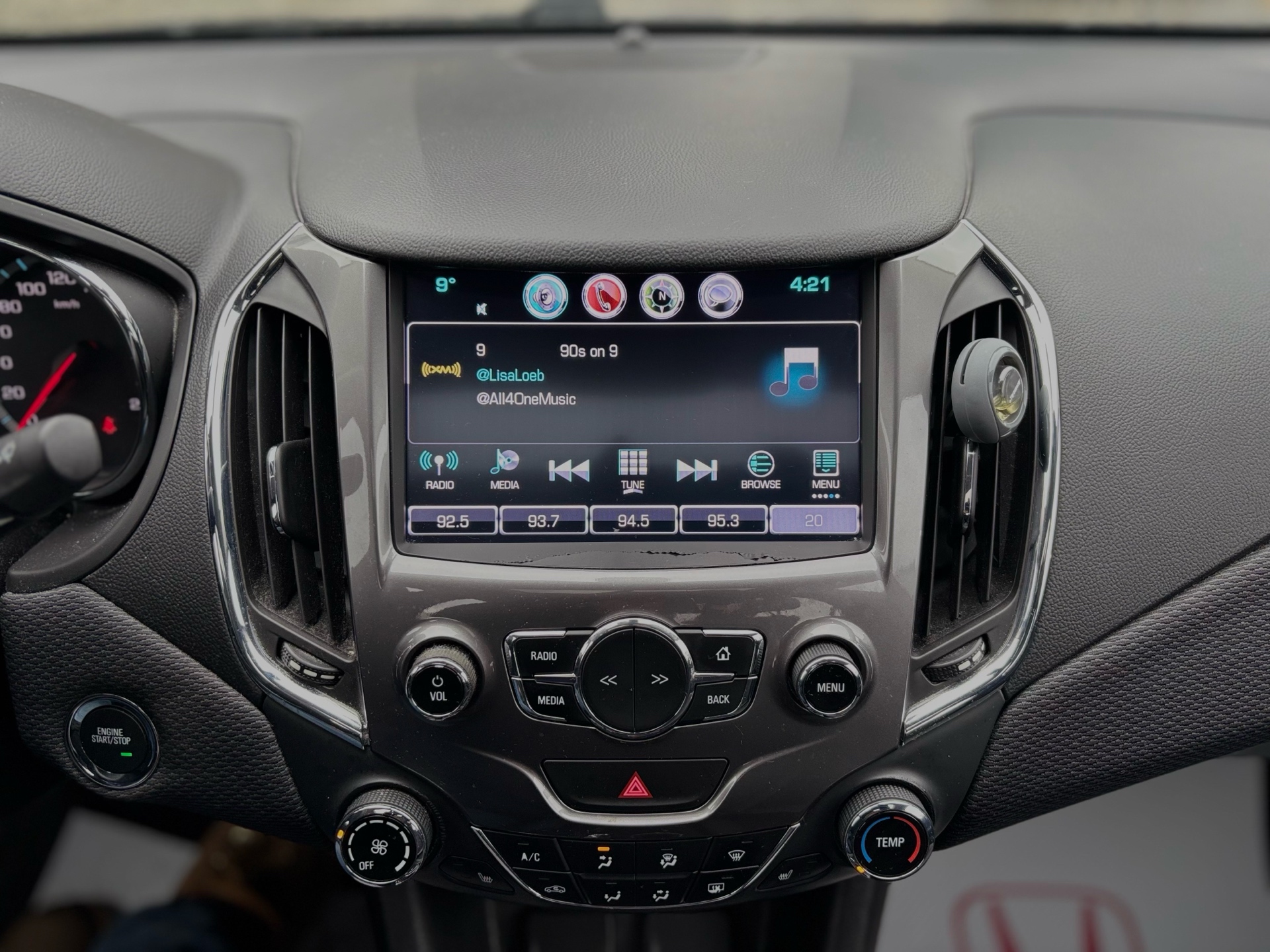 /canwestautoinc/2016-Chevrolet-Cruze-7682556992227167.jpg