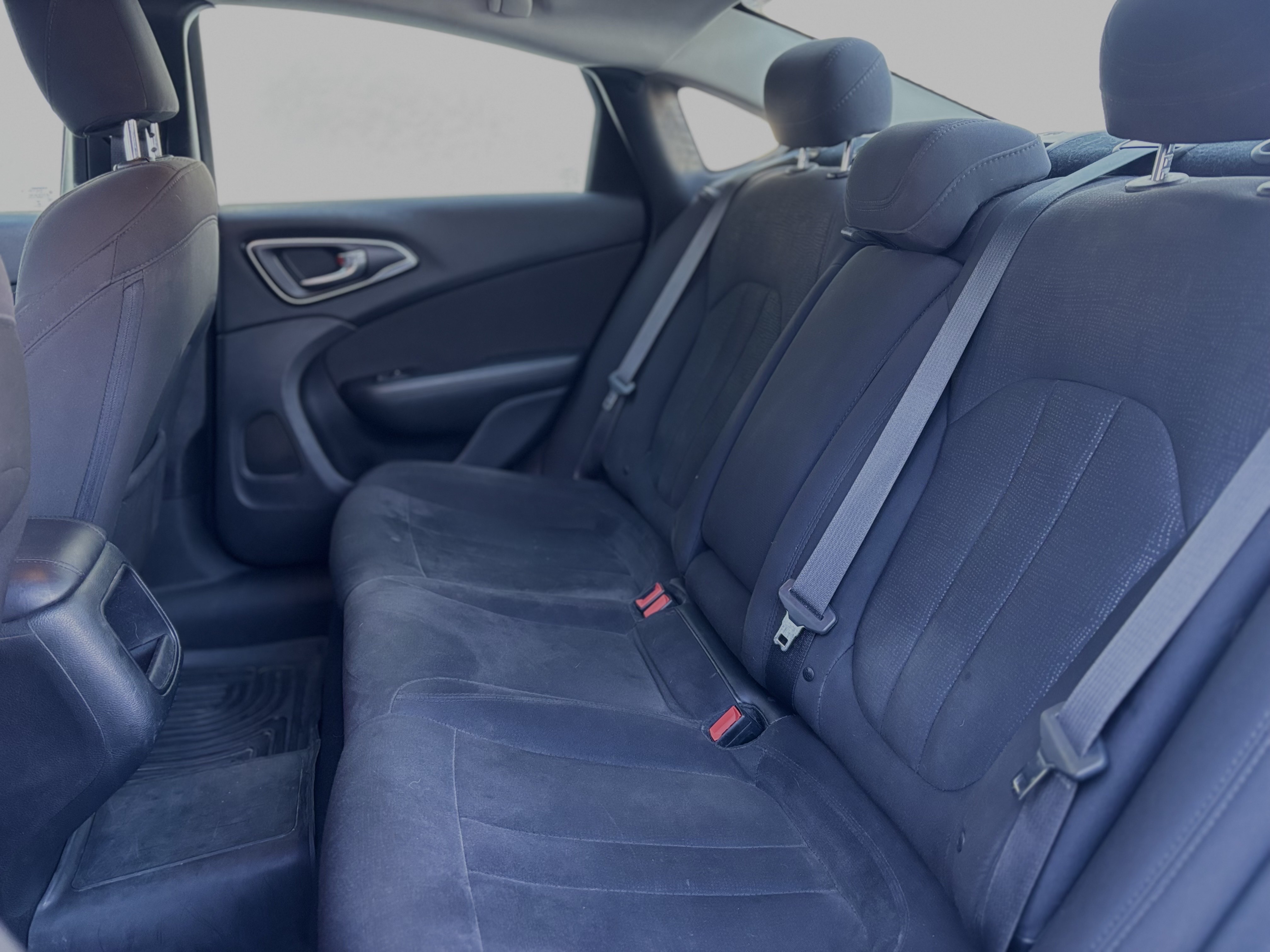 /canwestautoinc/2016-Chrysler-200-24551892752239235.jpg