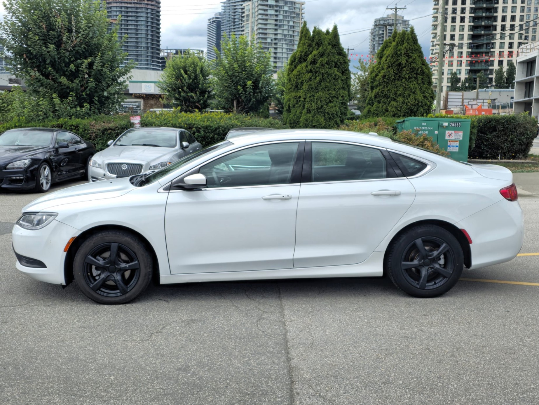 /canwestautoinc/2016-Chrysler-200-2802125609560717.jpg