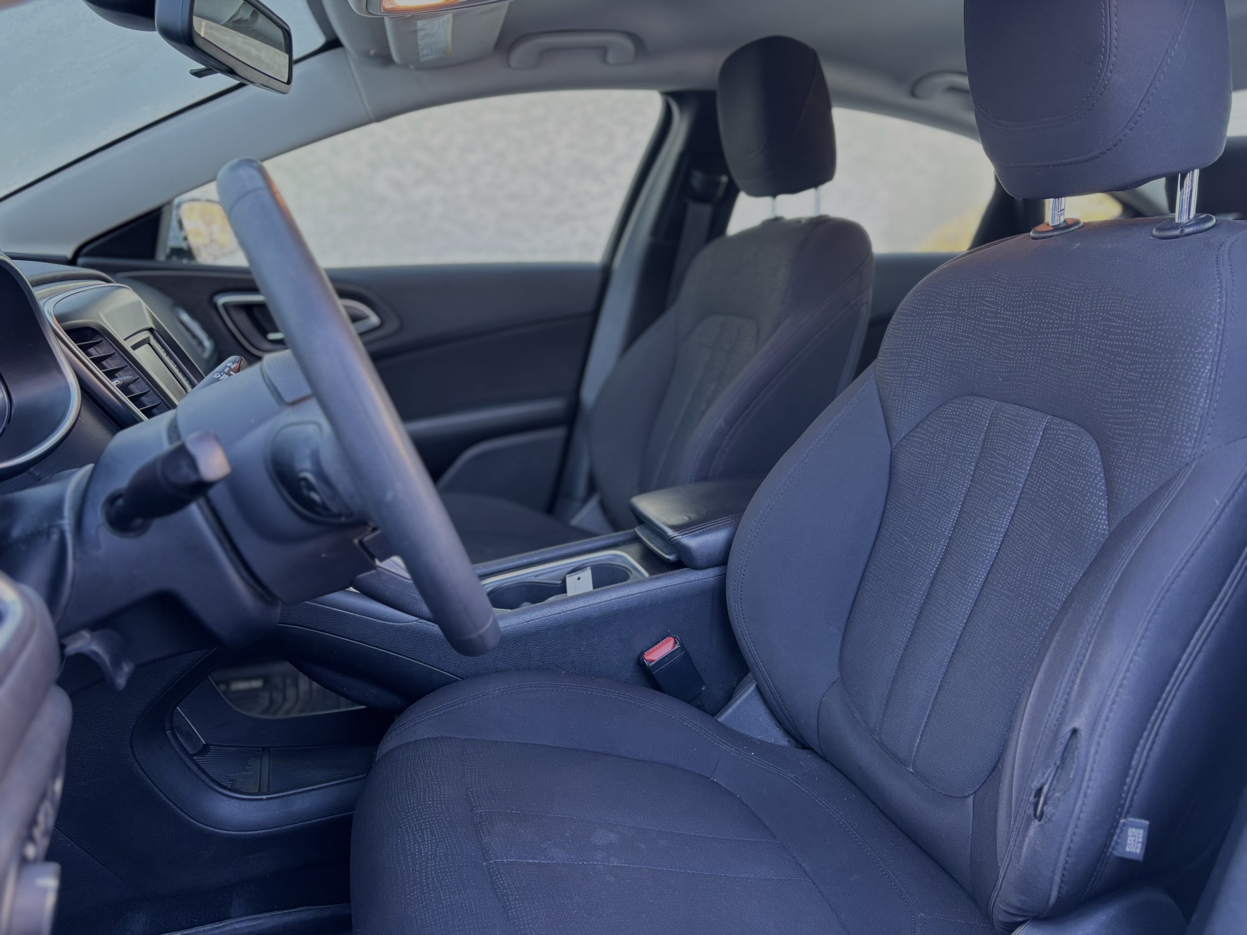 /canwestautoinc/2016-Chrysler-200-5340017821486649.jpg