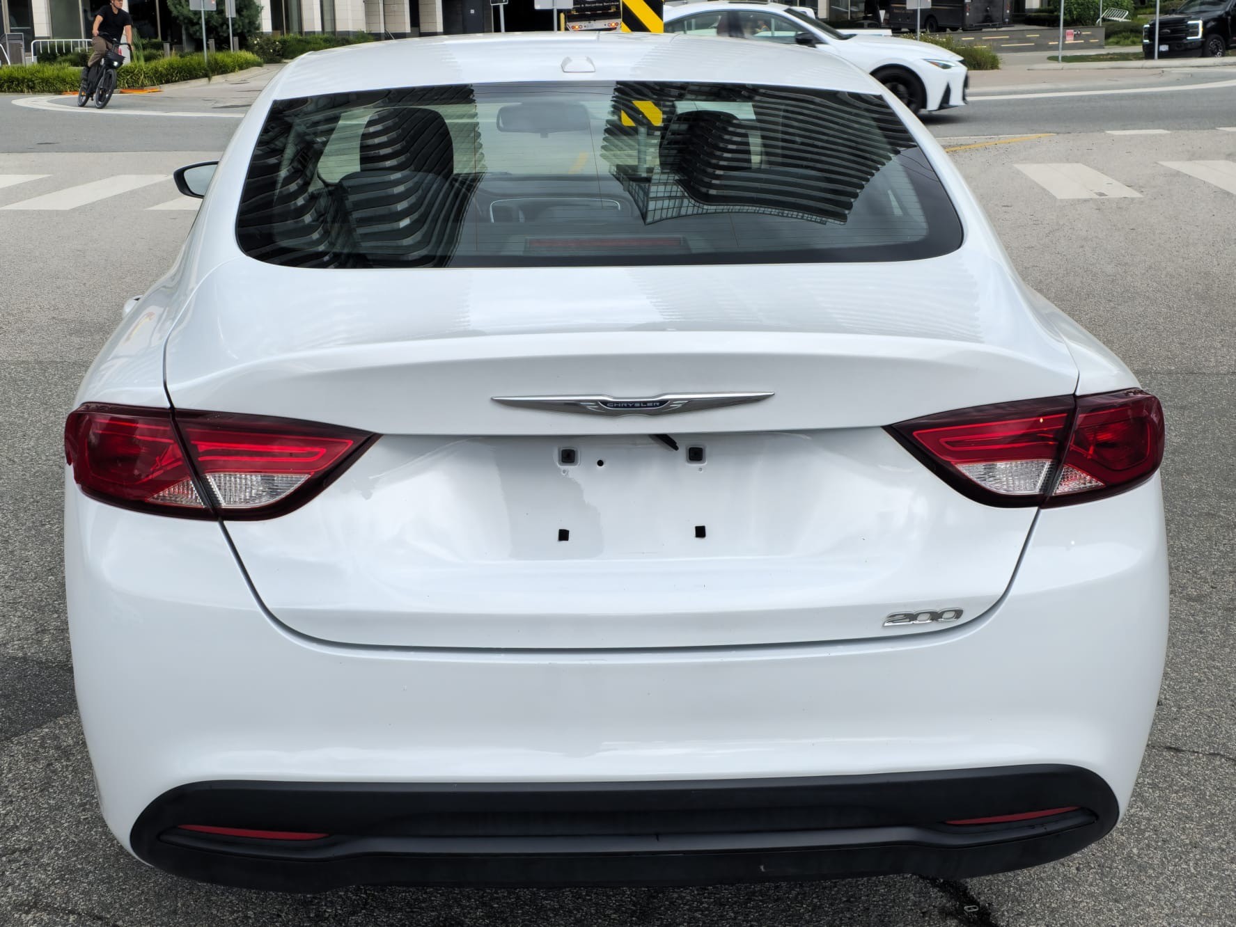 /canwestautoinc/2016-Chrysler-200-6653101318792594.jpg