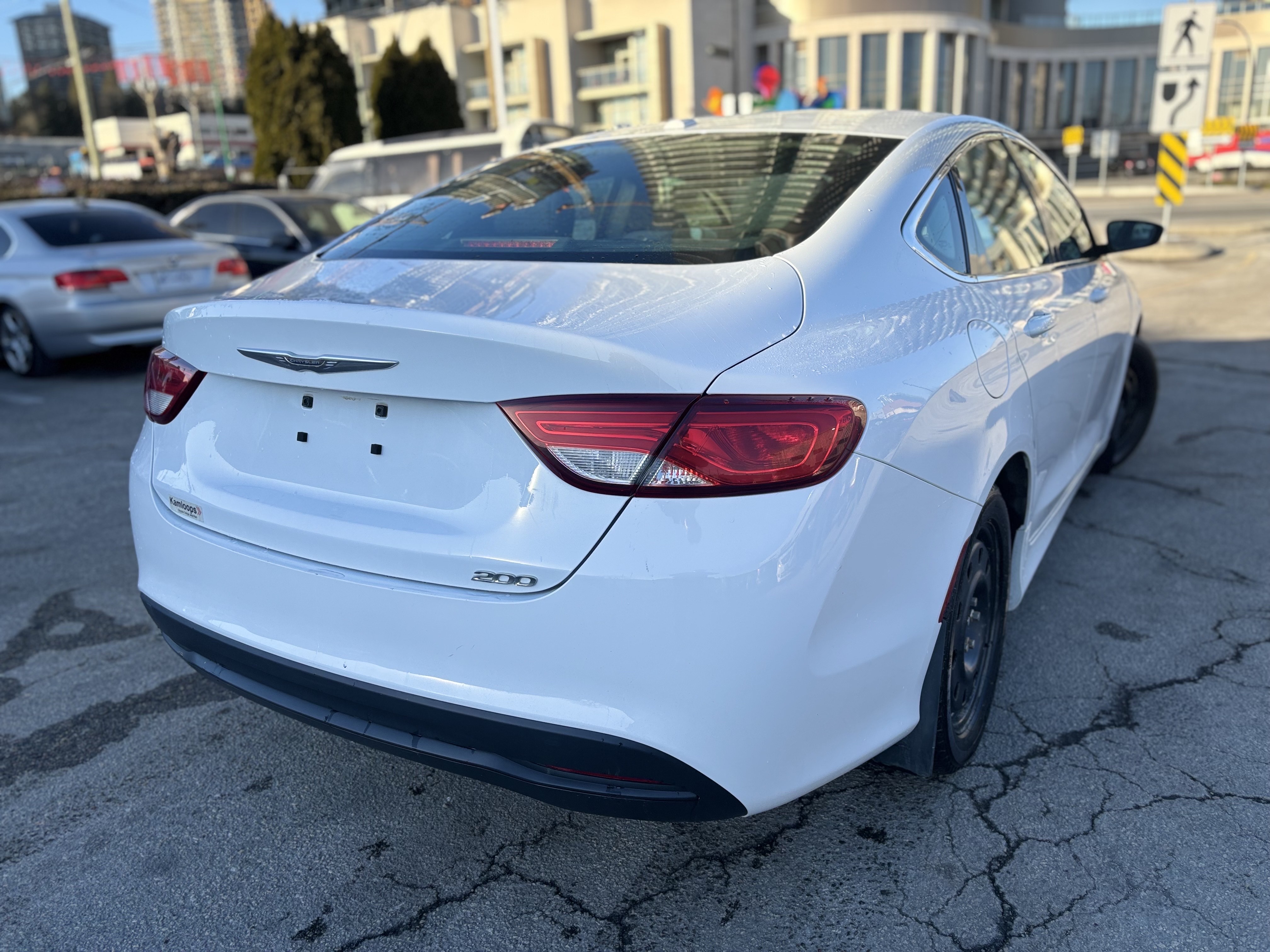 /canwestautoinc/2016-Chrysler-200-8789183506028619.jpg