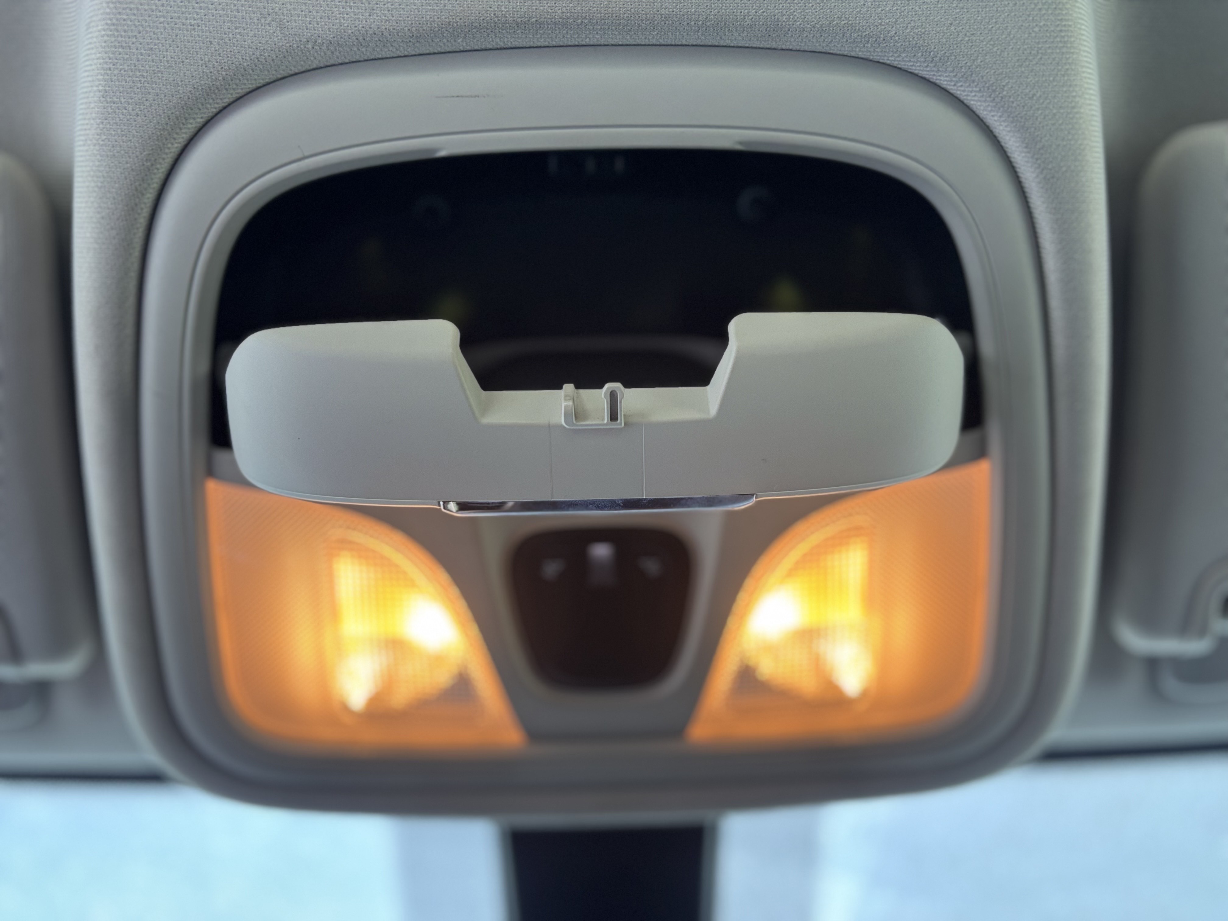 /canwestautoinc/2016-Chrysler-200-899341555829748.jpg