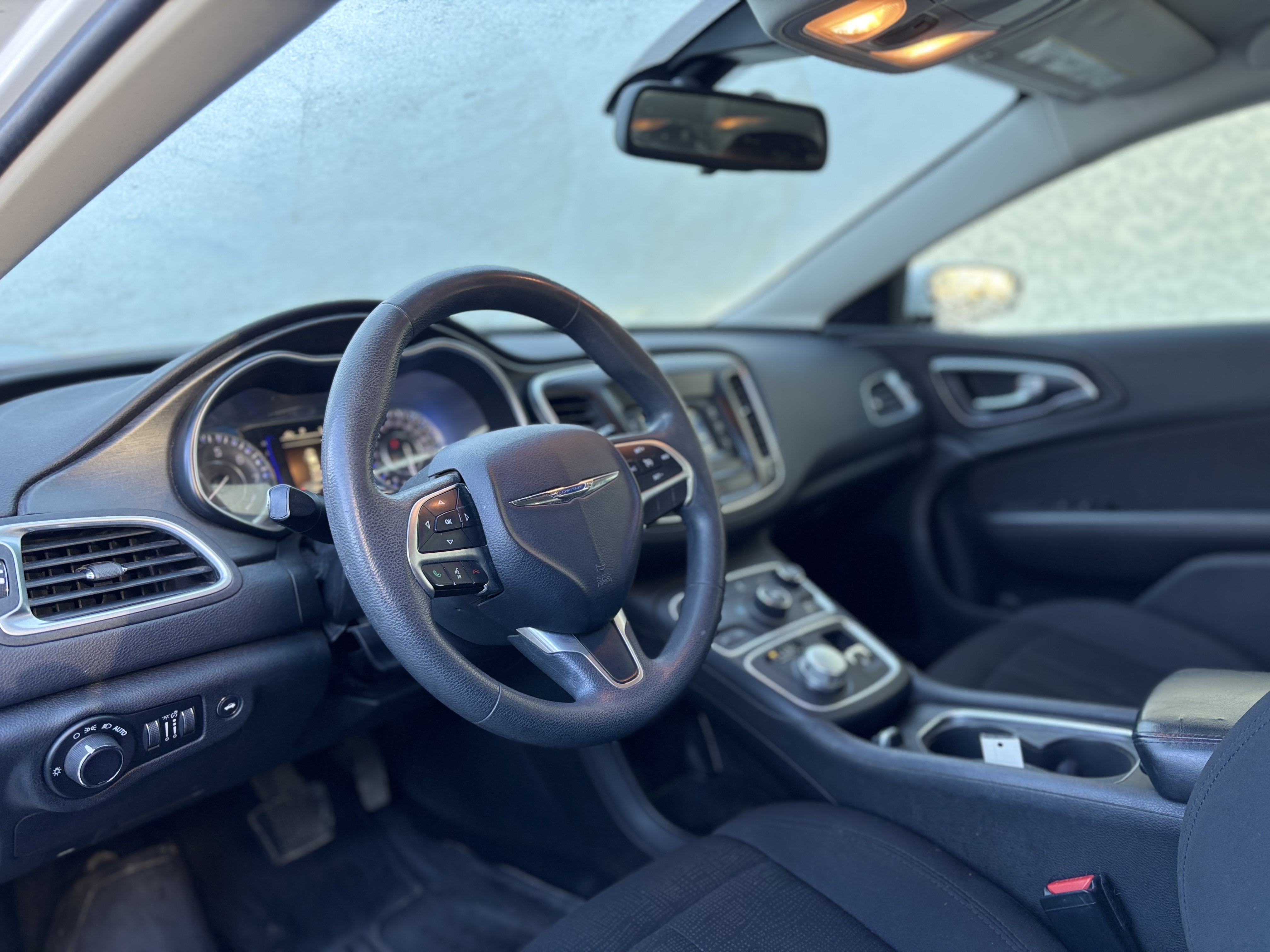 /canwestautoinc/2016-Chrysler-200-9632814363380986.jpg