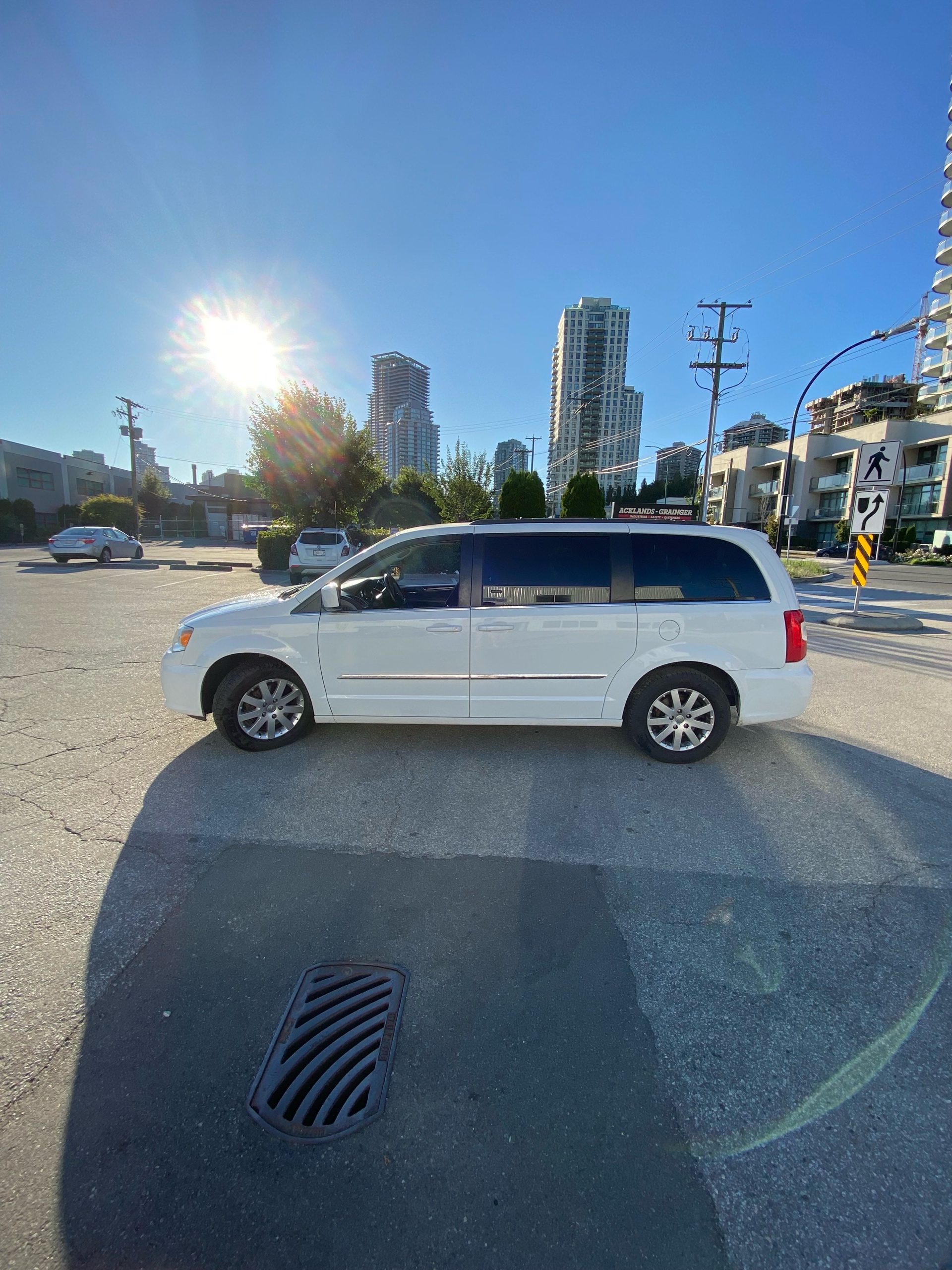 /canwestautoinc/2016-Chrysler-Town&-3854636152958846.jpg
