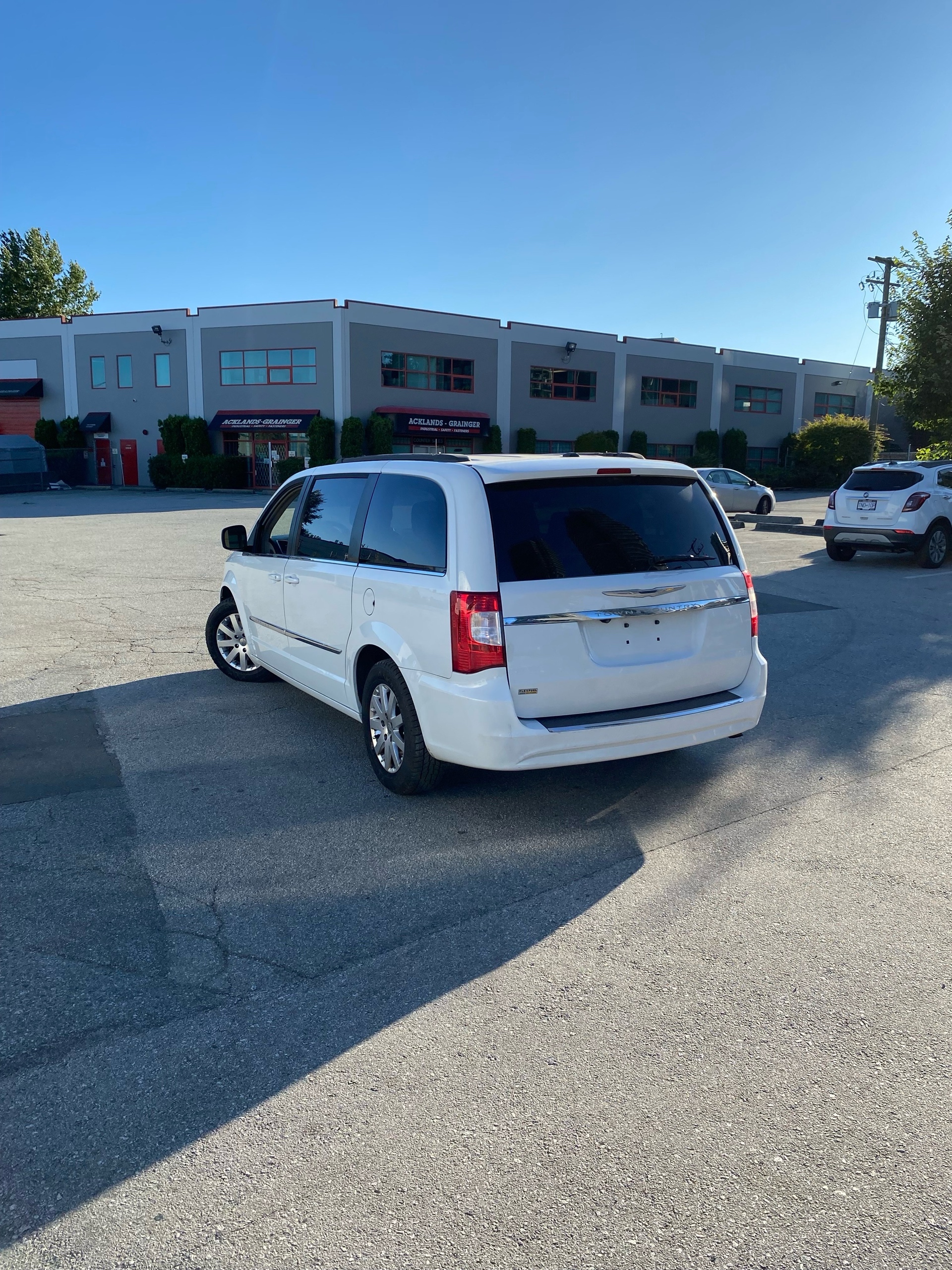 /canwestautoinc/2016-Chrysler-Town&-49355931183895074.jpg