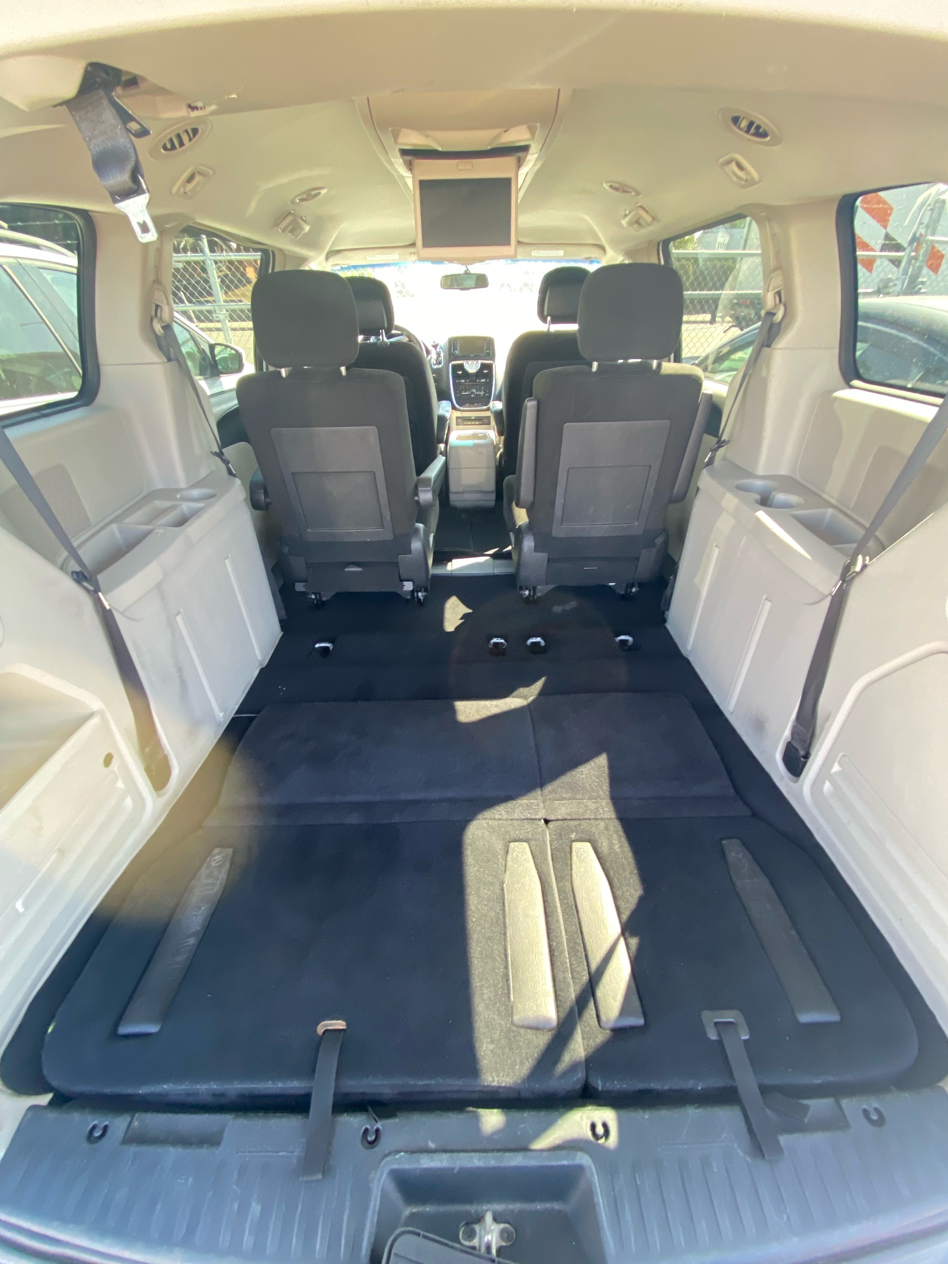 /canwestautoinc/2016-Chrysler-Town&-7918257127776591.jpg