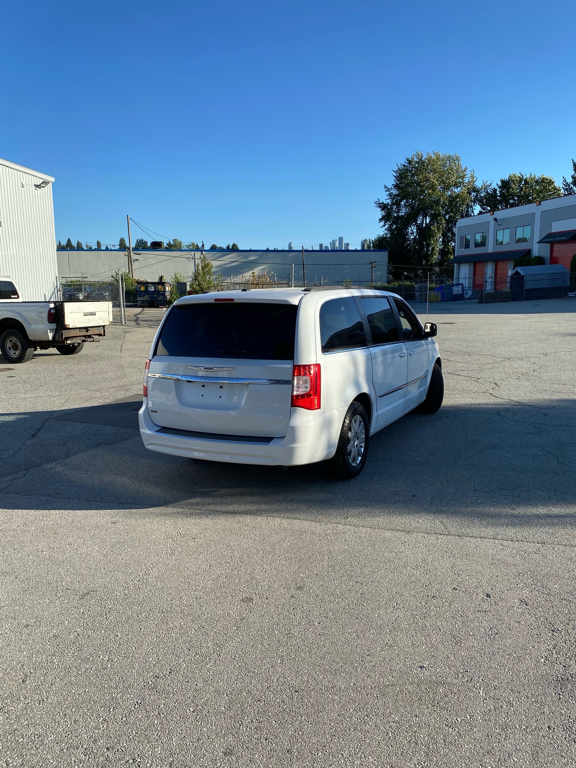 /canwestautoinc/2016-Chrysler-Town&-9769521144157998.jpg