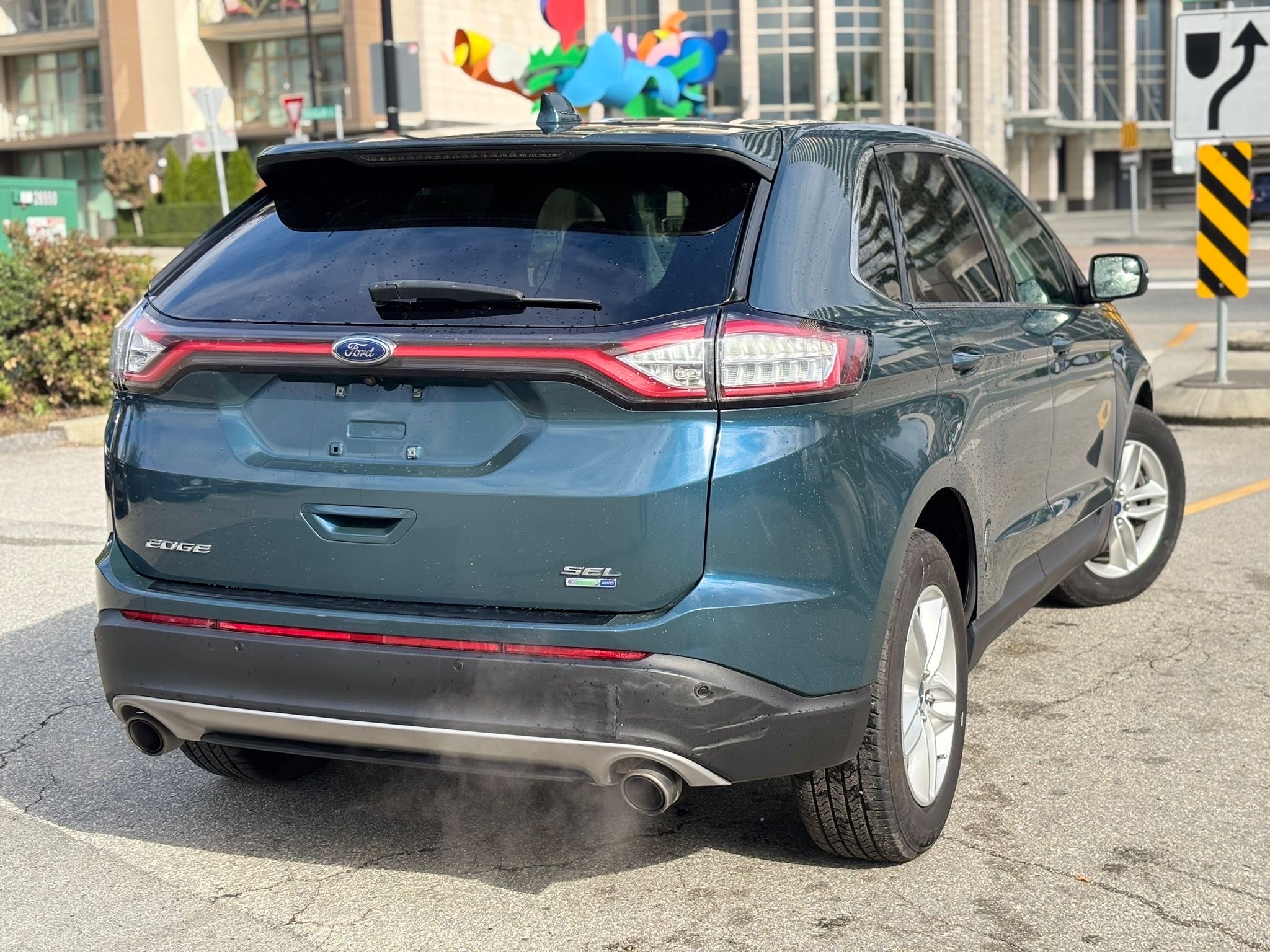 /canwestautoinc/2016-Ford-Edge-01925657098817468.jpg