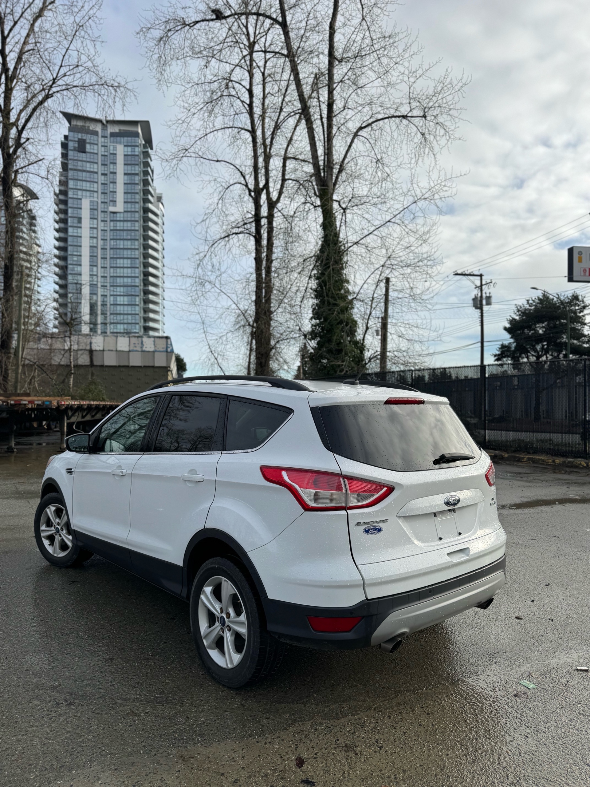 /canwestautoinc/2016-Ford-Escape-28678295498788997.jpg