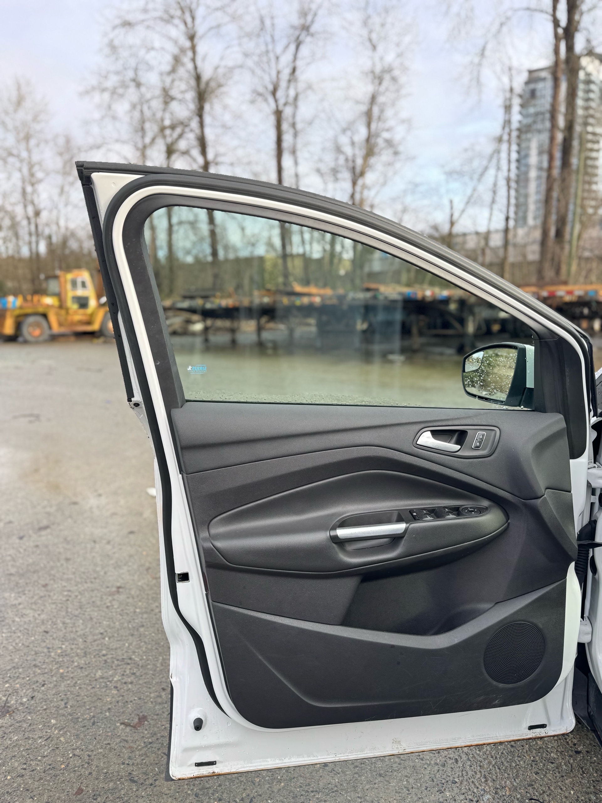 /canwestautoinc/2016-Ford-Escape-5177968713579395.jpg