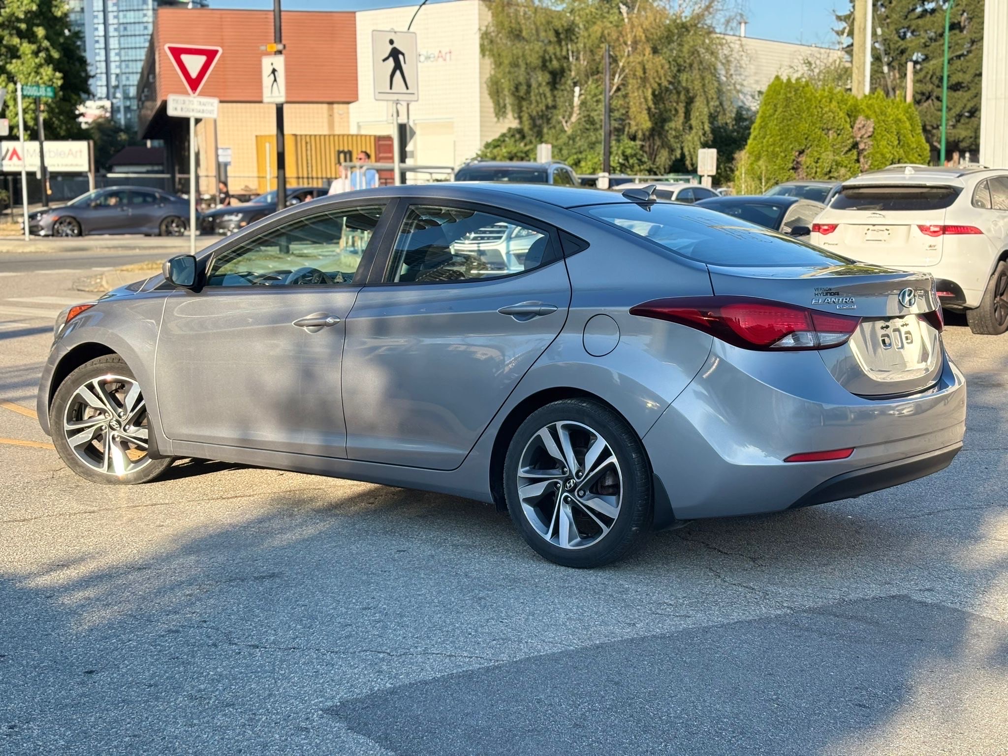 /canwestautoinc/2016-Hyundai-Elantra-02441652105782599.jpg