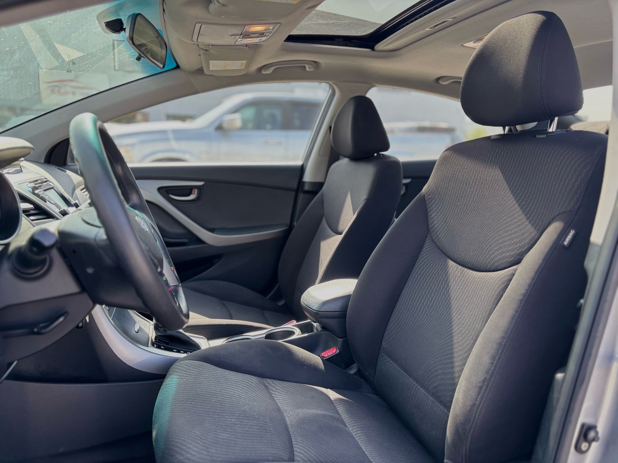 /canwestautoinc/2016-Hyundai-Elantra-06013208319255847.jpg