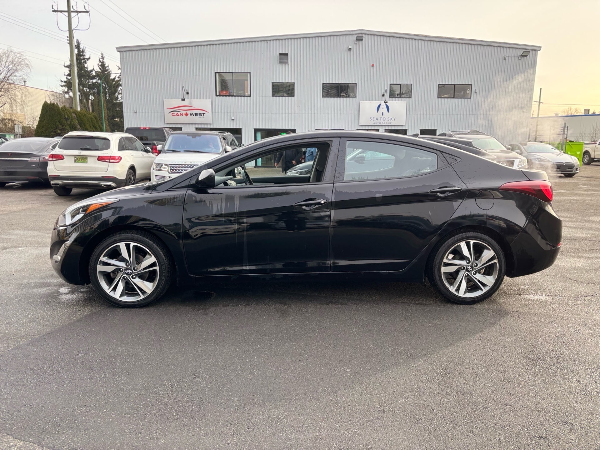 /canwestautoinc/2016-Hyundai-Elantra-5296247074347202.jpg