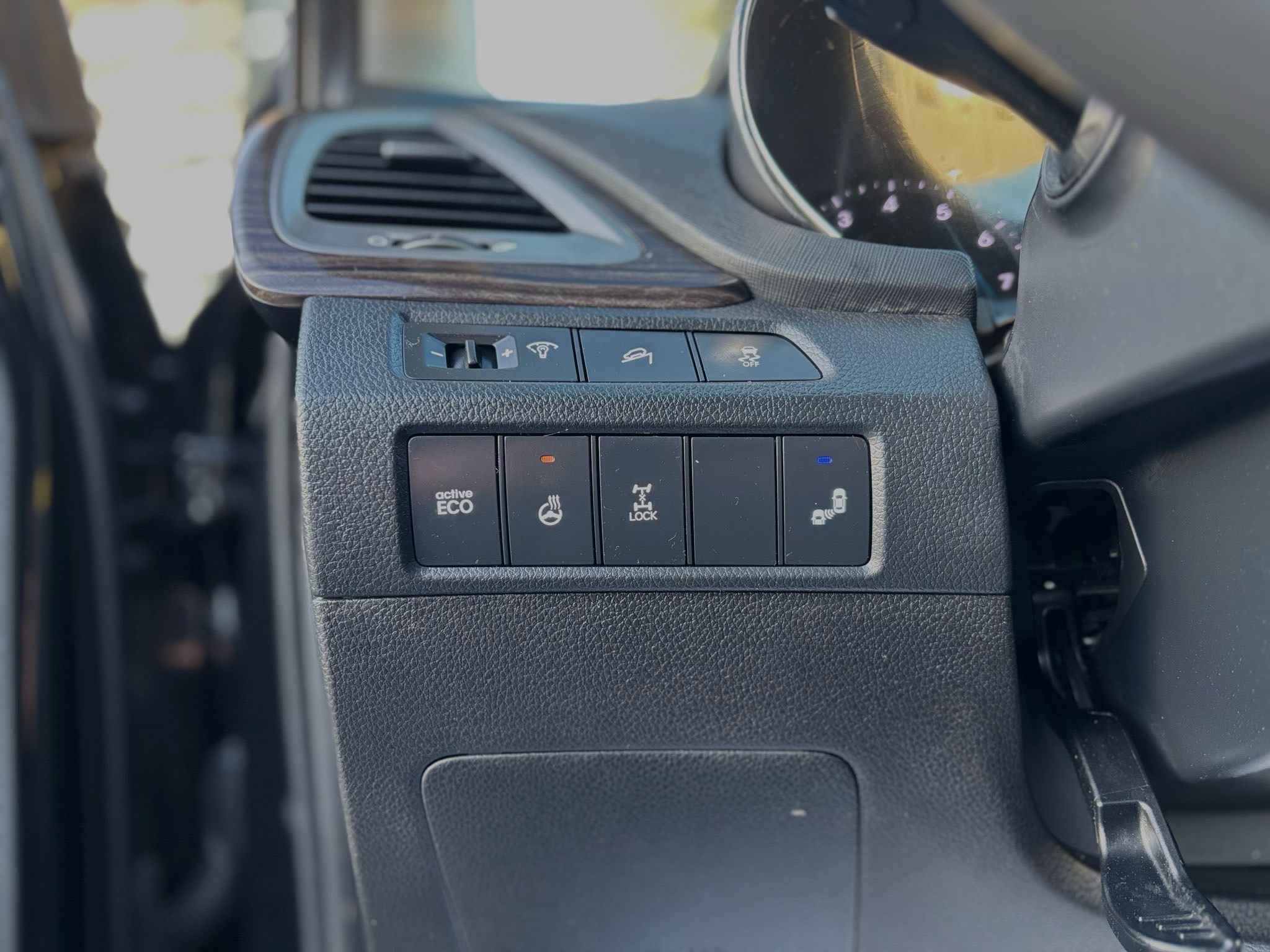 /canwestautoinc/2016-Hyundai-SantaFe-13191337928304092.jpg