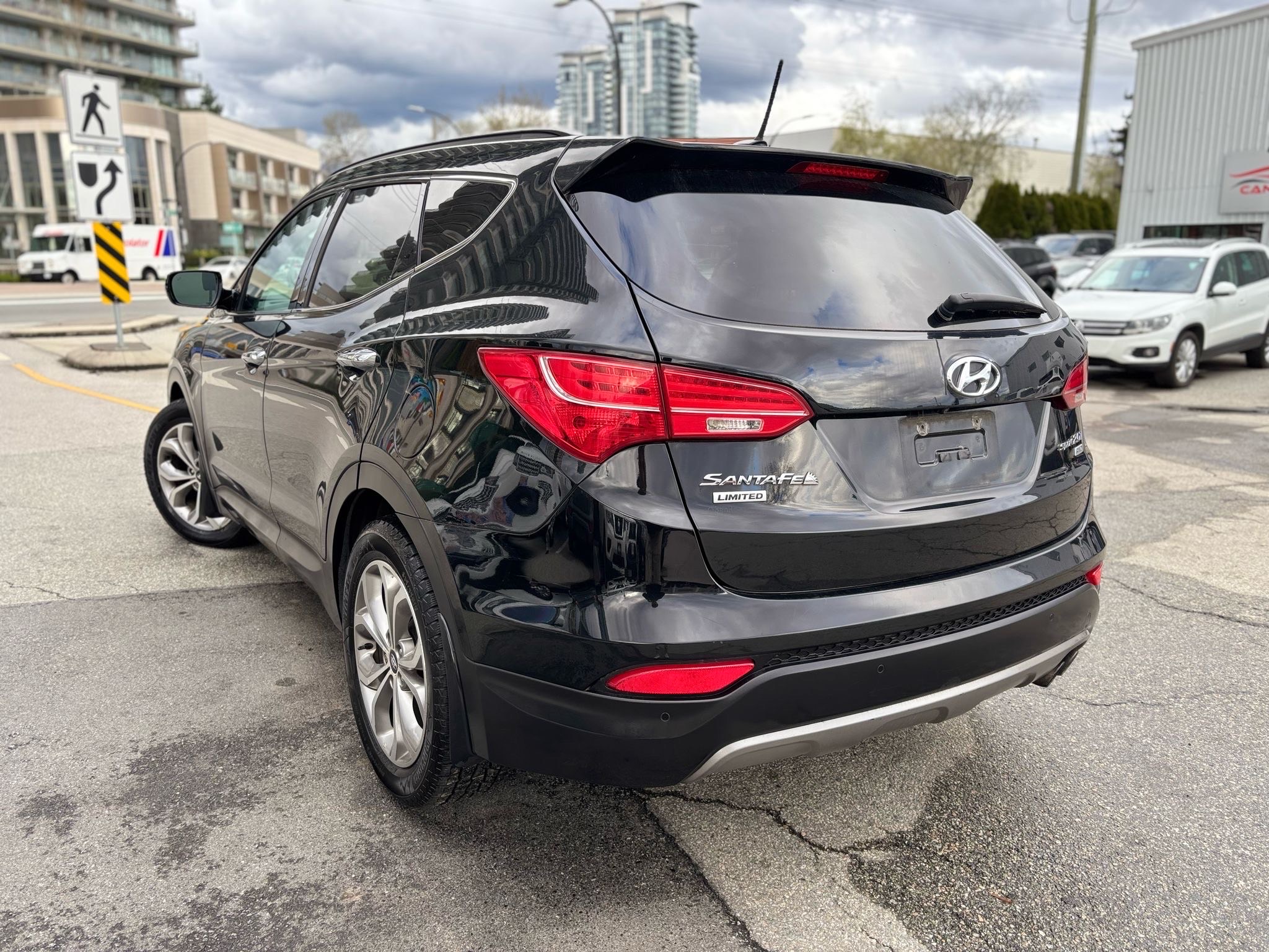 /canwestautoinc/2016-Hyundai-SantaFe-30233208640341336.jpg