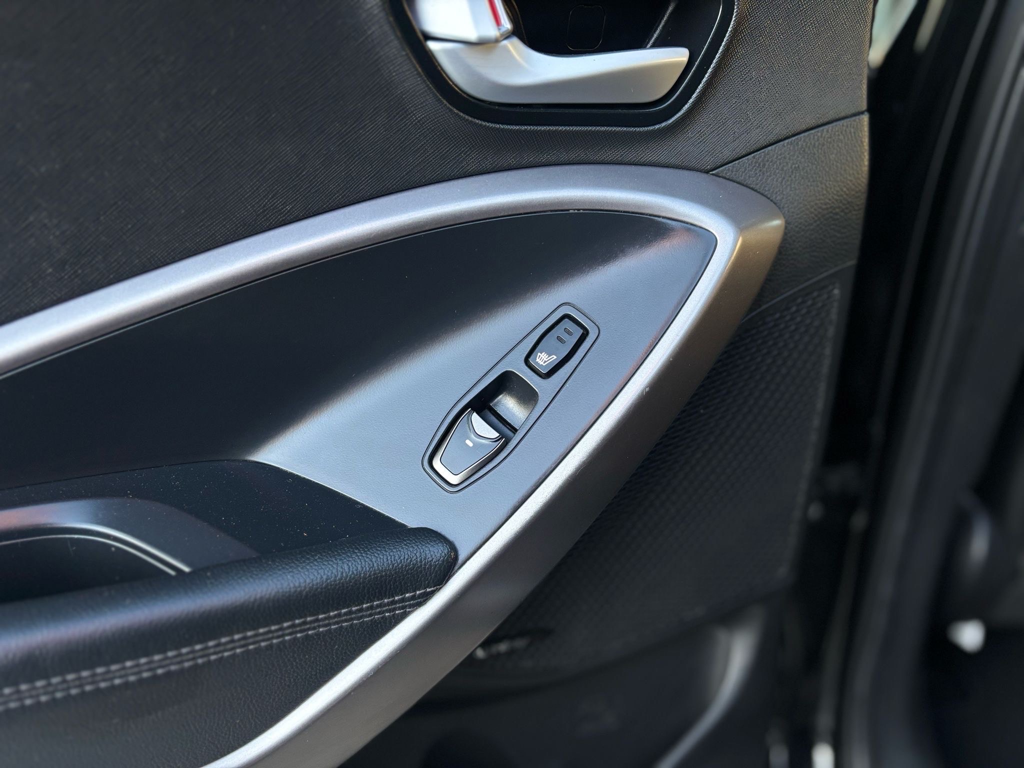 /canwestautoinc/2016-Hyundai-SantaFe-4886367484413565.jpg