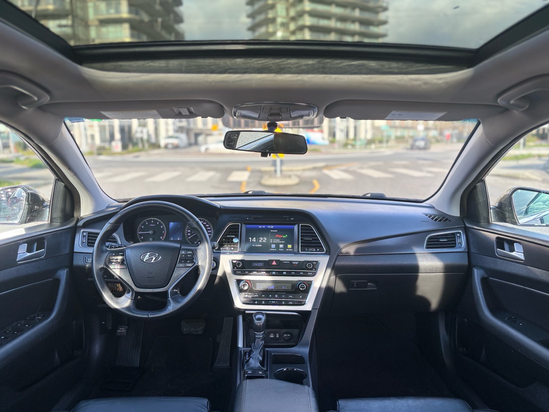 /canwestautoinc/2016-Hyundai-Sonata-25221184459857326.jpg