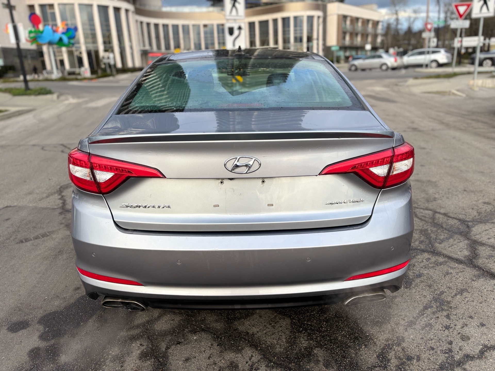 /canwestautoinc/2016-Hyundai-Sonata-46799176275532606.jpg