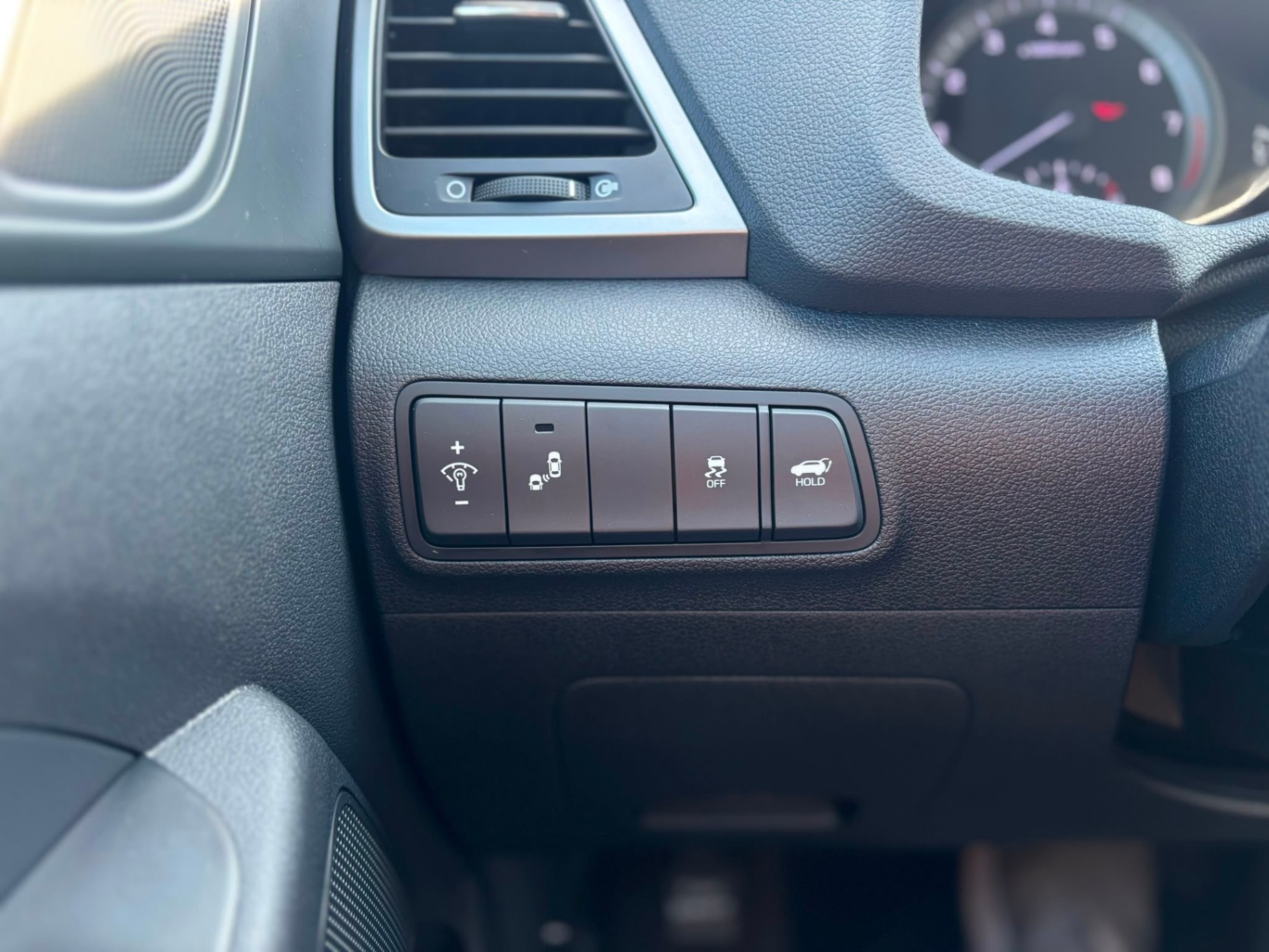 /canwestautoinc/2016-Hyundai-Tucson-4788478453648213.jpg