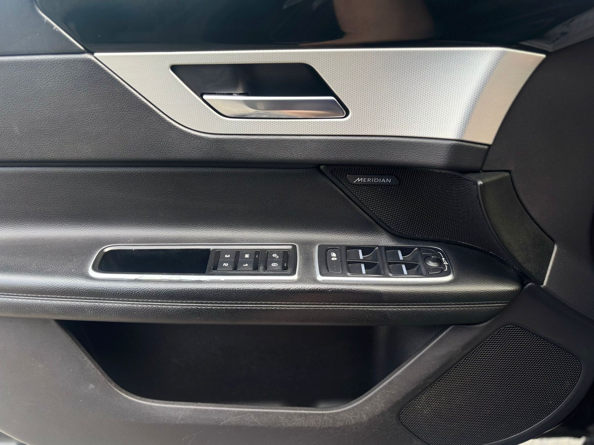 /canwestautoinc/2016-Jaguar-XF-0825587741707996.jpg