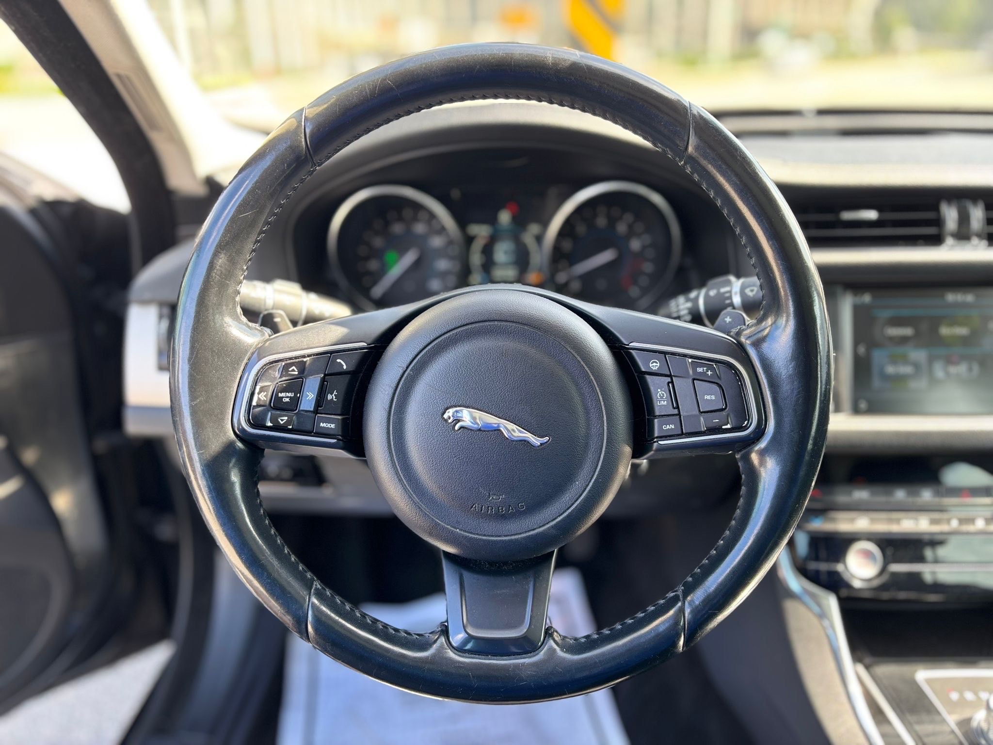 /canwestautoinc/2016-Jaguar-XF-11408724160230155.jpg