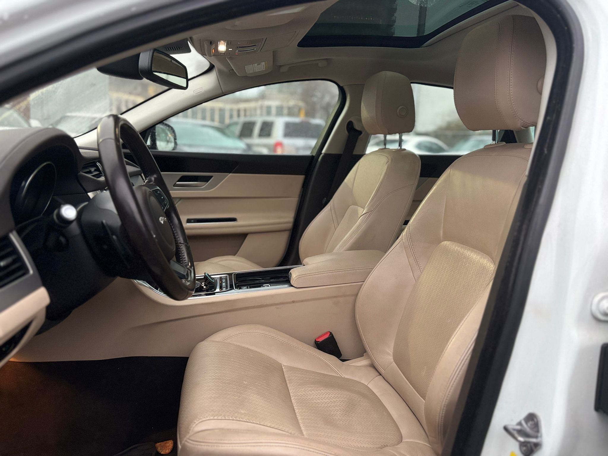 /canwestautoinc/2016-Jaguar-XF-4047791977115638.jpg