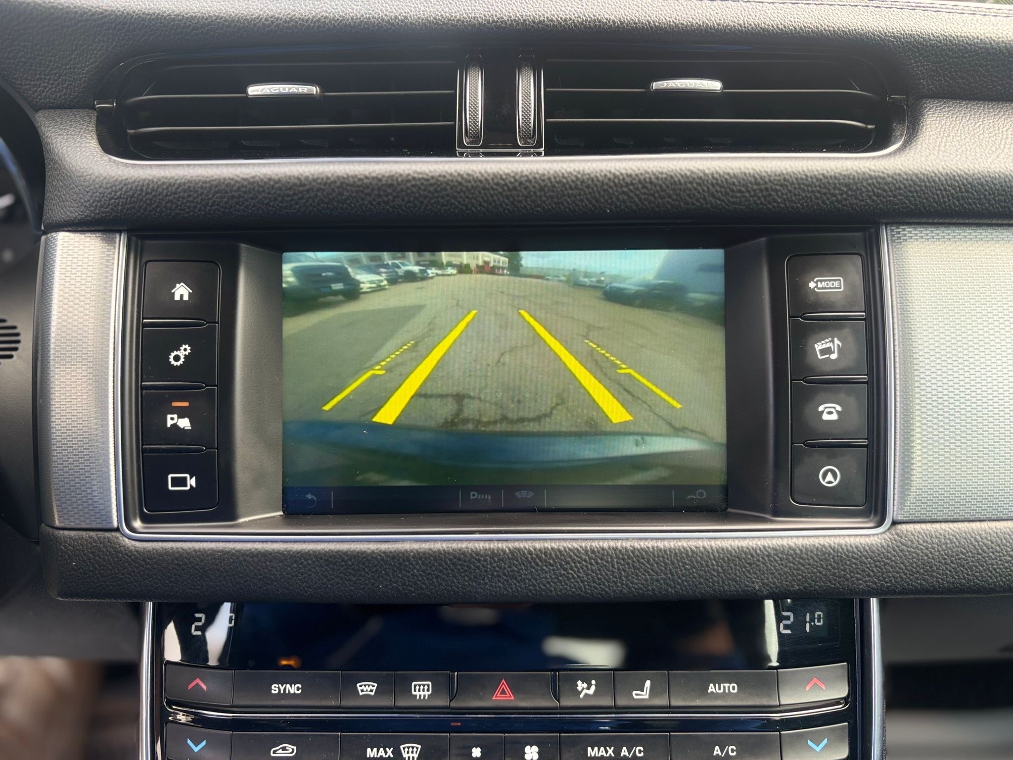/canwestautoinc/2016-Jaguar-XF-5476020741410326.jpg