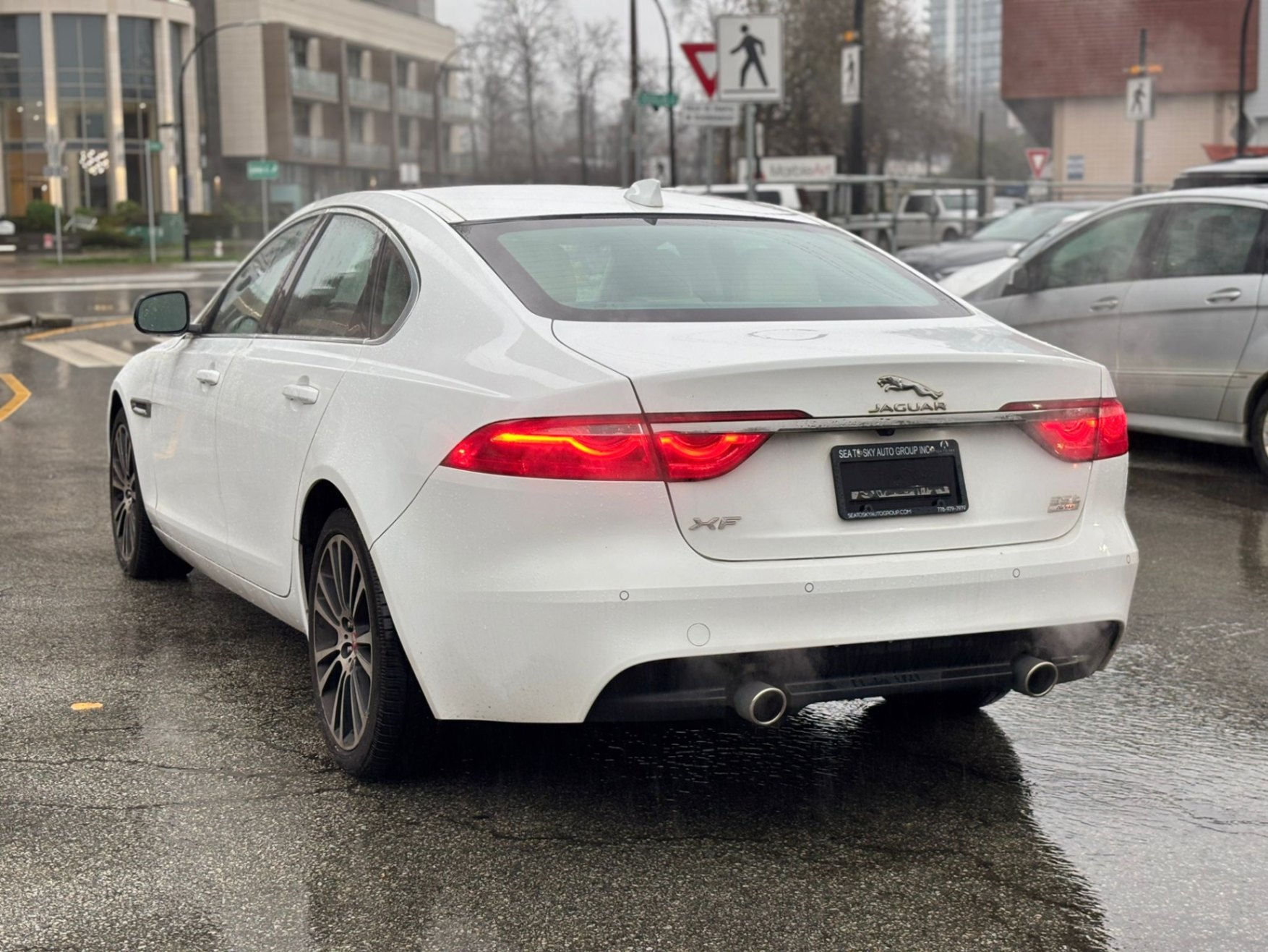 /canwestautoinc/2016-Jaguar-XF-6064307859543039.jpg
