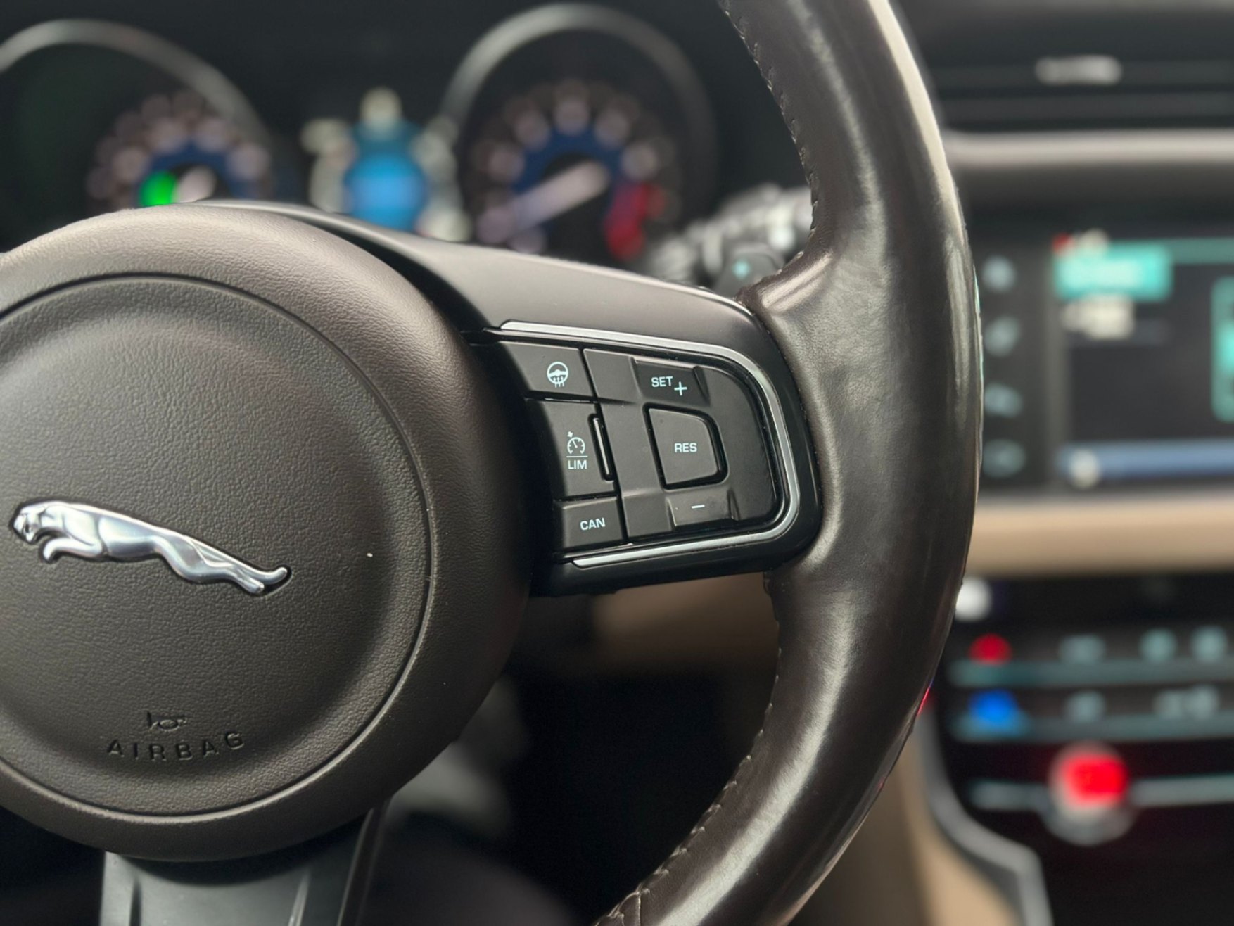 /canwestautoinc/2016-Jaguar-XF-6339746917186413.jpg