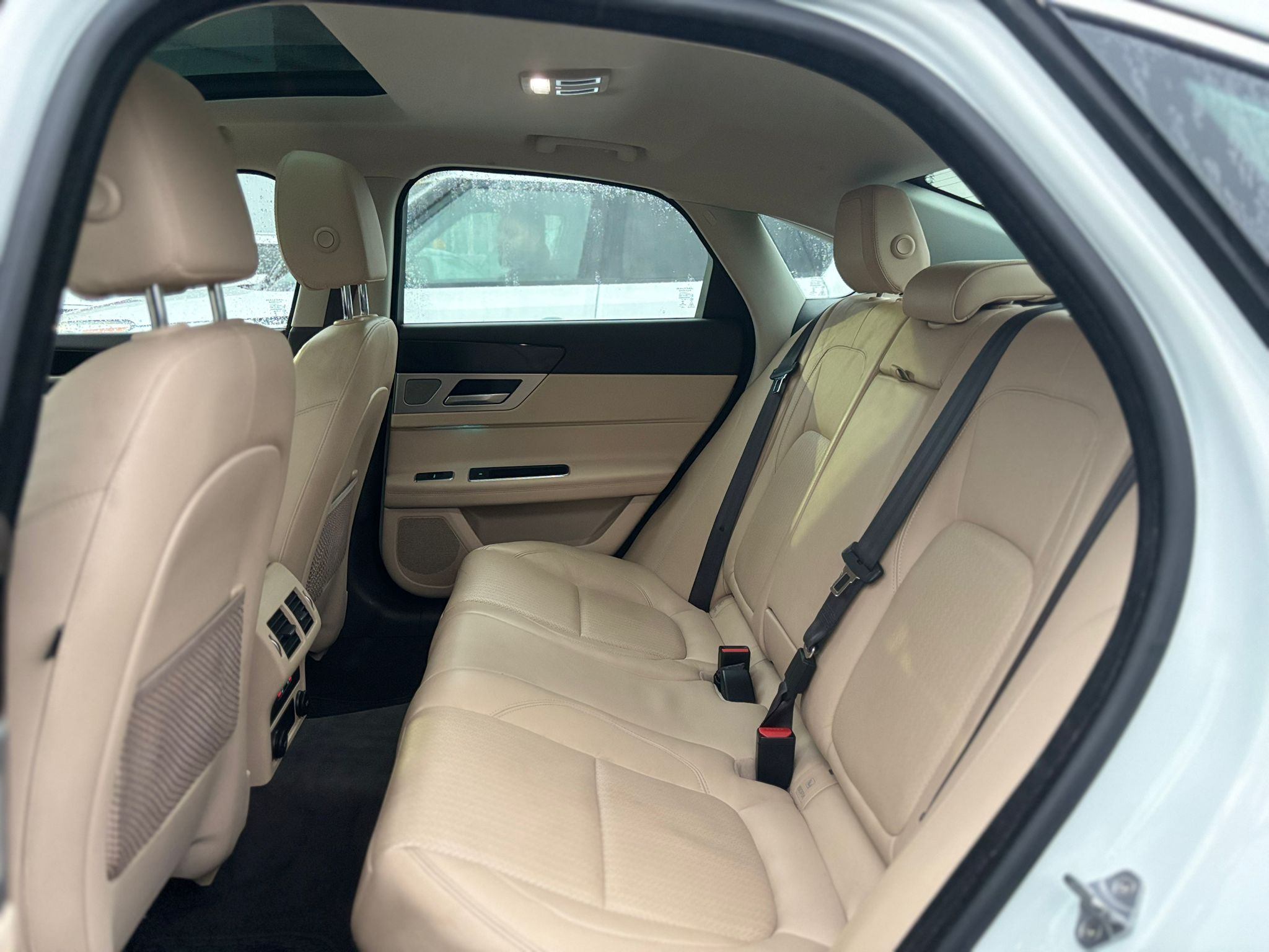 /canwestautoinc/2016-Jaguar-XF-7103259848752297.jpg
