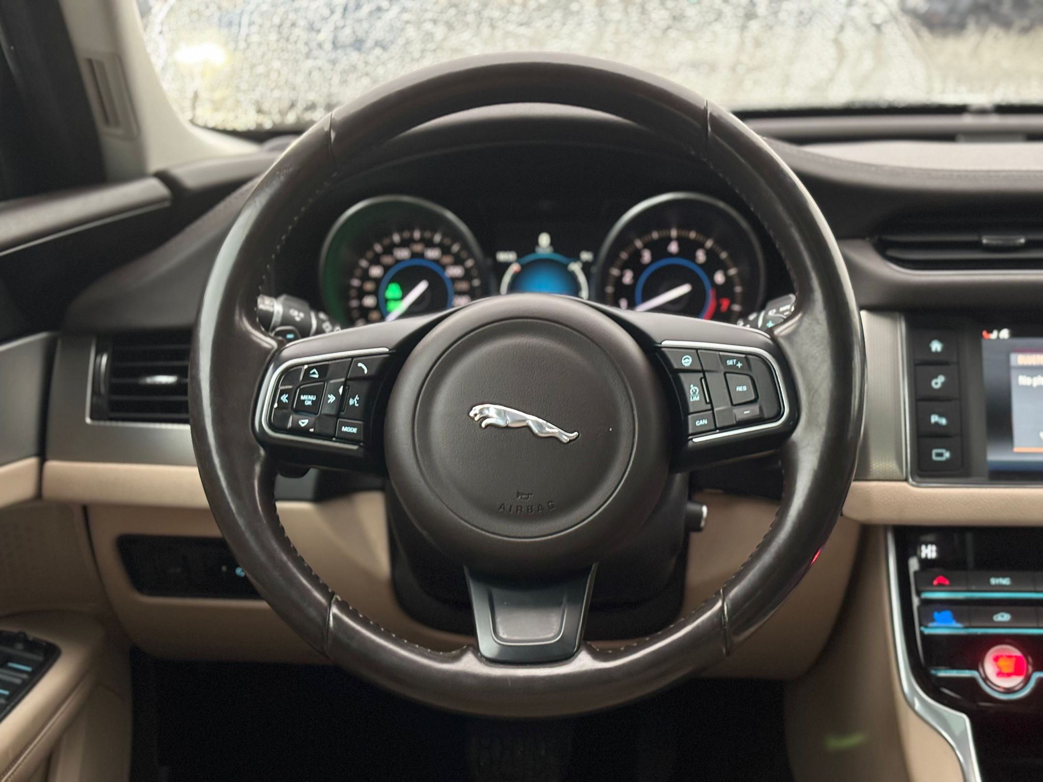 /canwestautoinc/2016-Jaguar-XF-9883817185362278.jpg