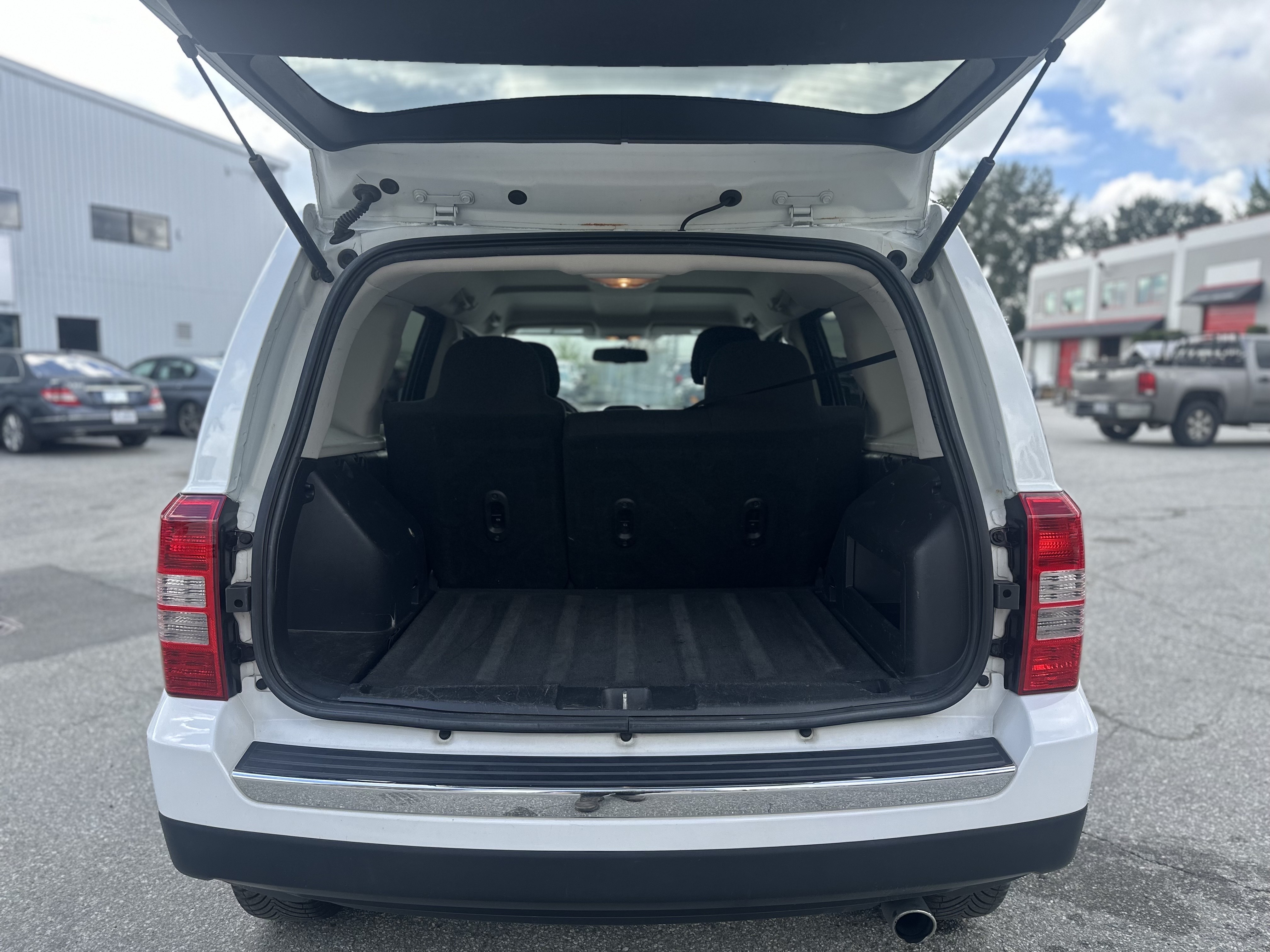 /canwestautoinc/2016-Jeep-Patriot-015374453741144212.jpg