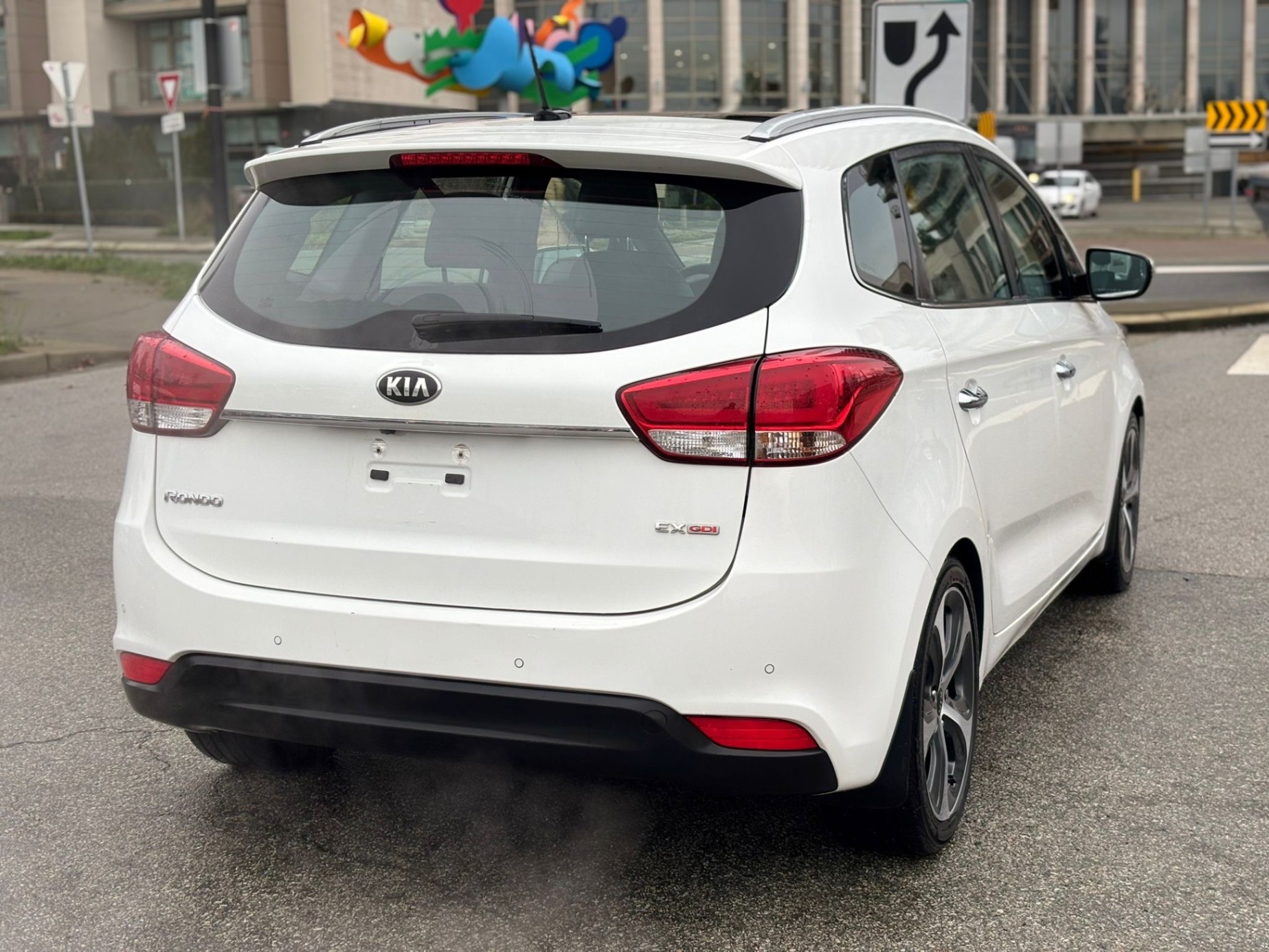 /canwestautoinc/2016-Kia-Rondo-0665178885252542.jpg